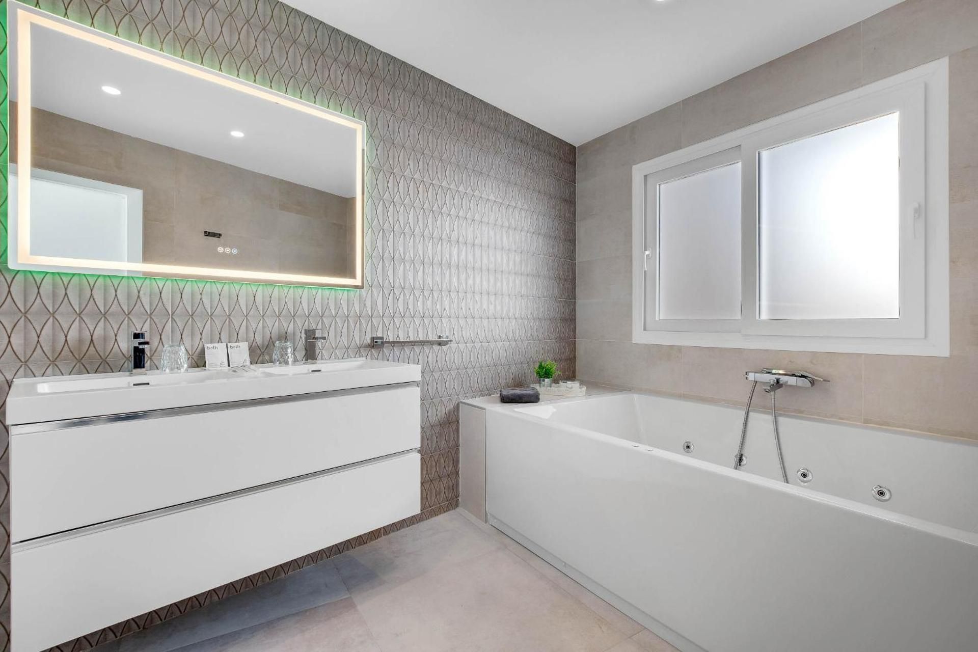 Suite with Mountain View