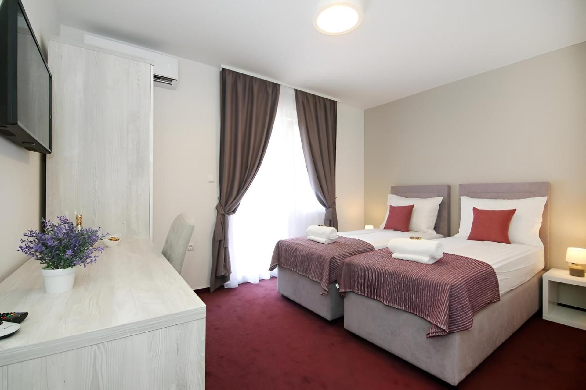 One-Bedroom Apartment with Balcony