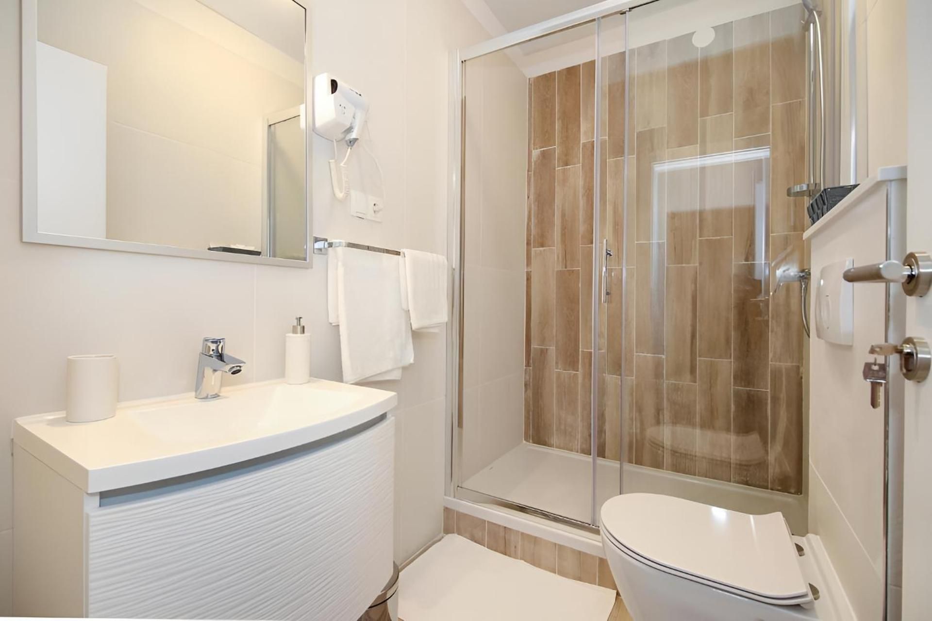 One-Bedroom Apartment with Balcony
