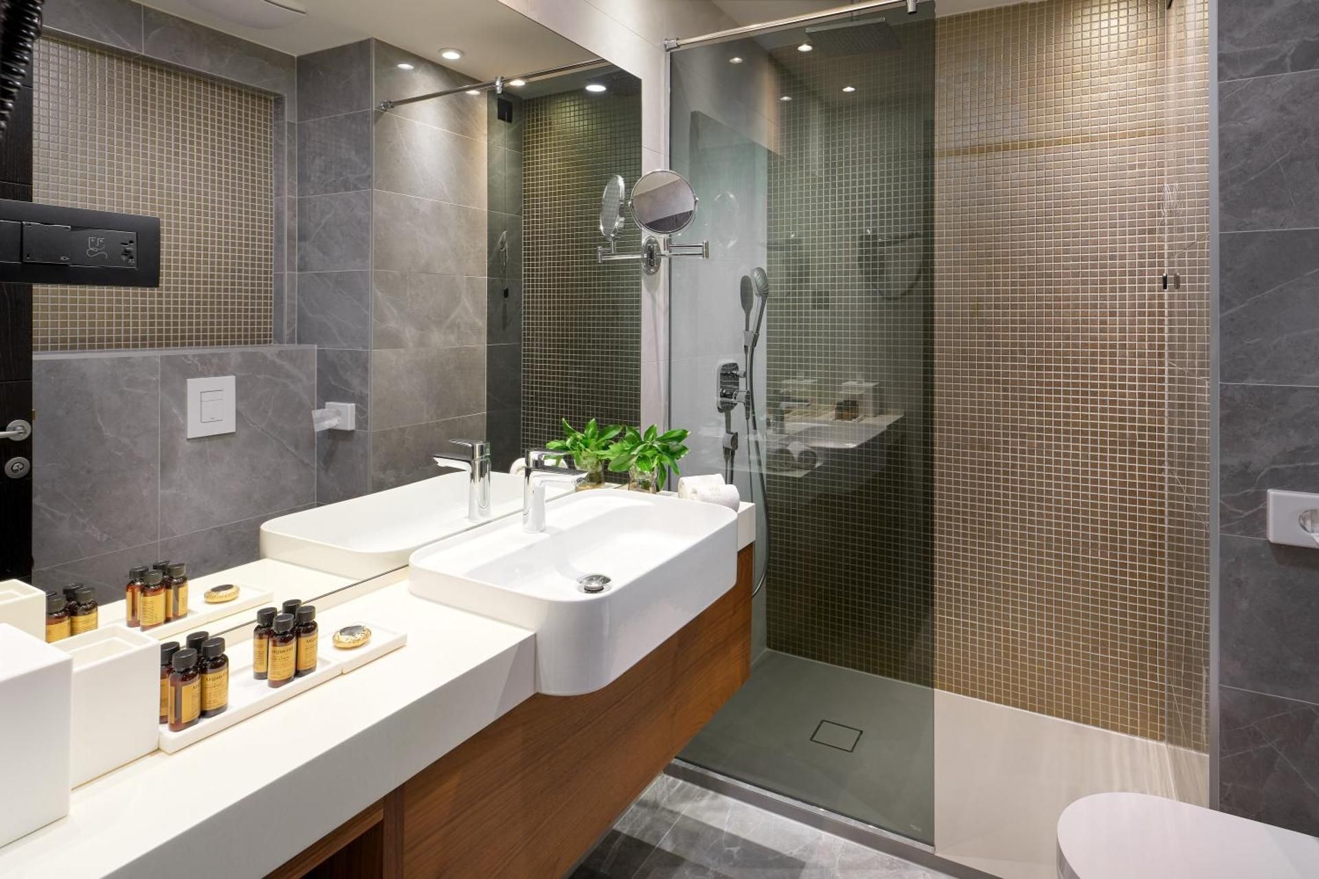 Comfort Double Room with Balcony - Free Parking