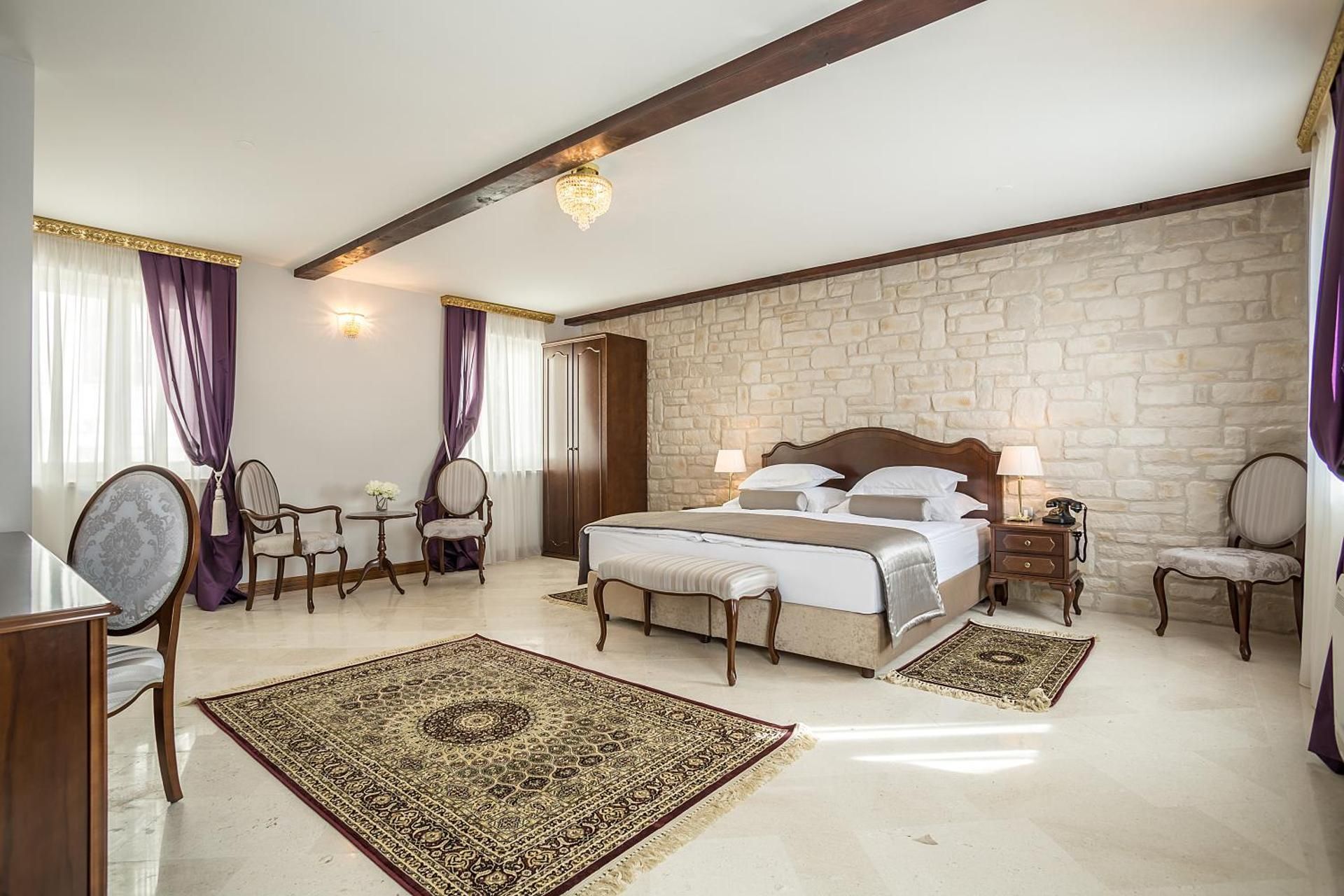 Deluxe Double or Twin  Room