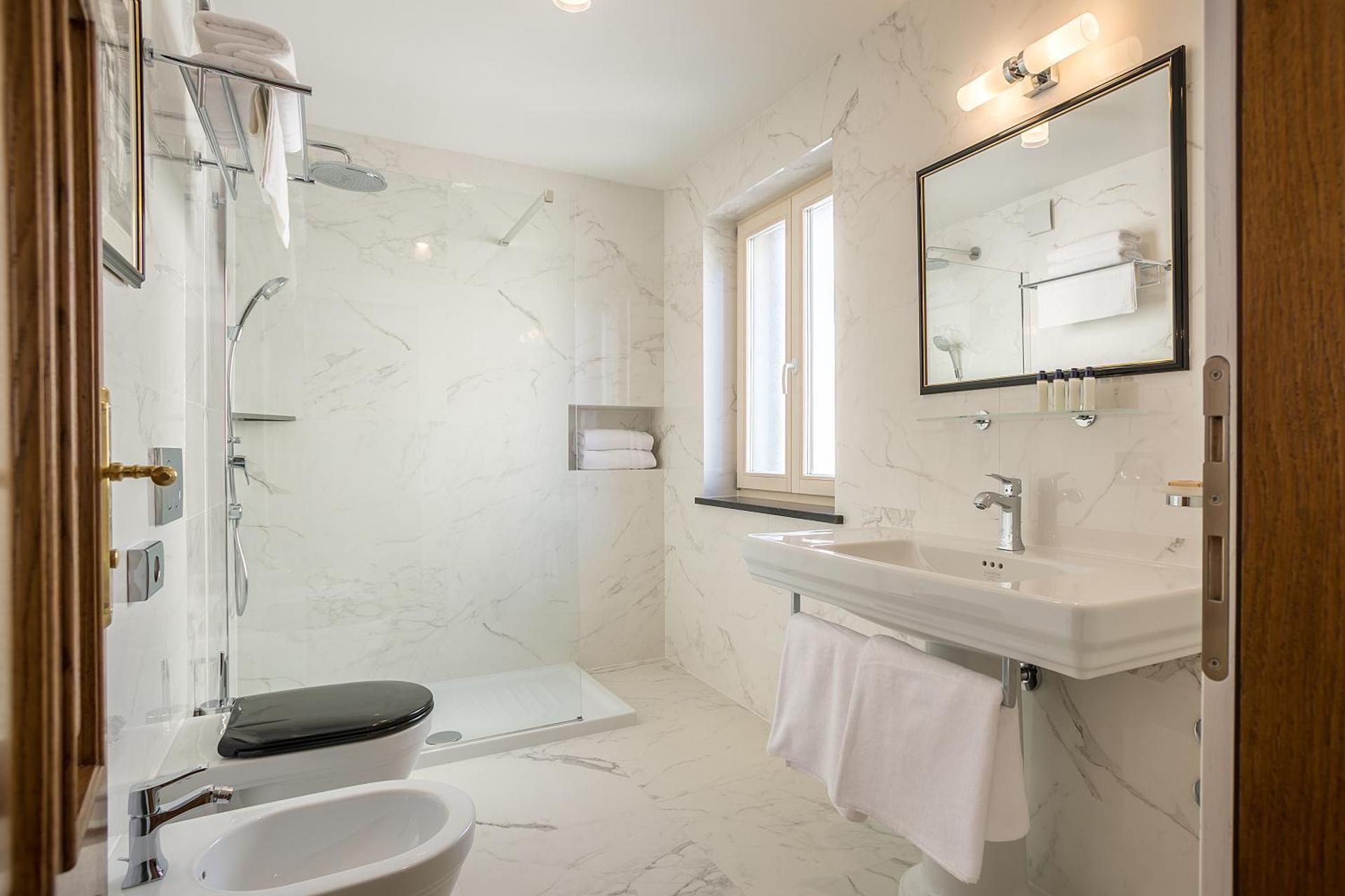 Deluxe Double or Twin  Room