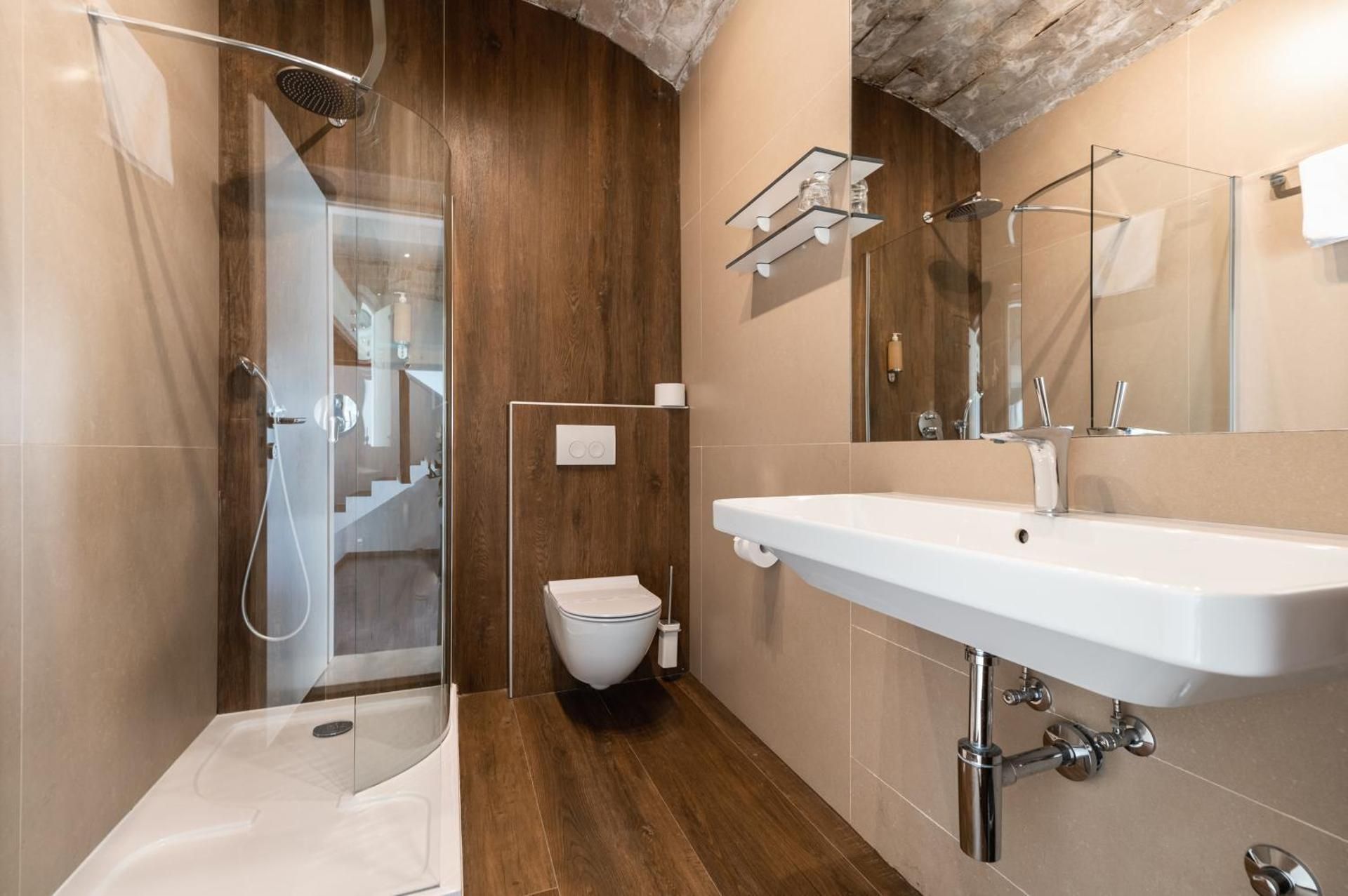 Azur Palace Luxury Rooms Suite with Balcony 3