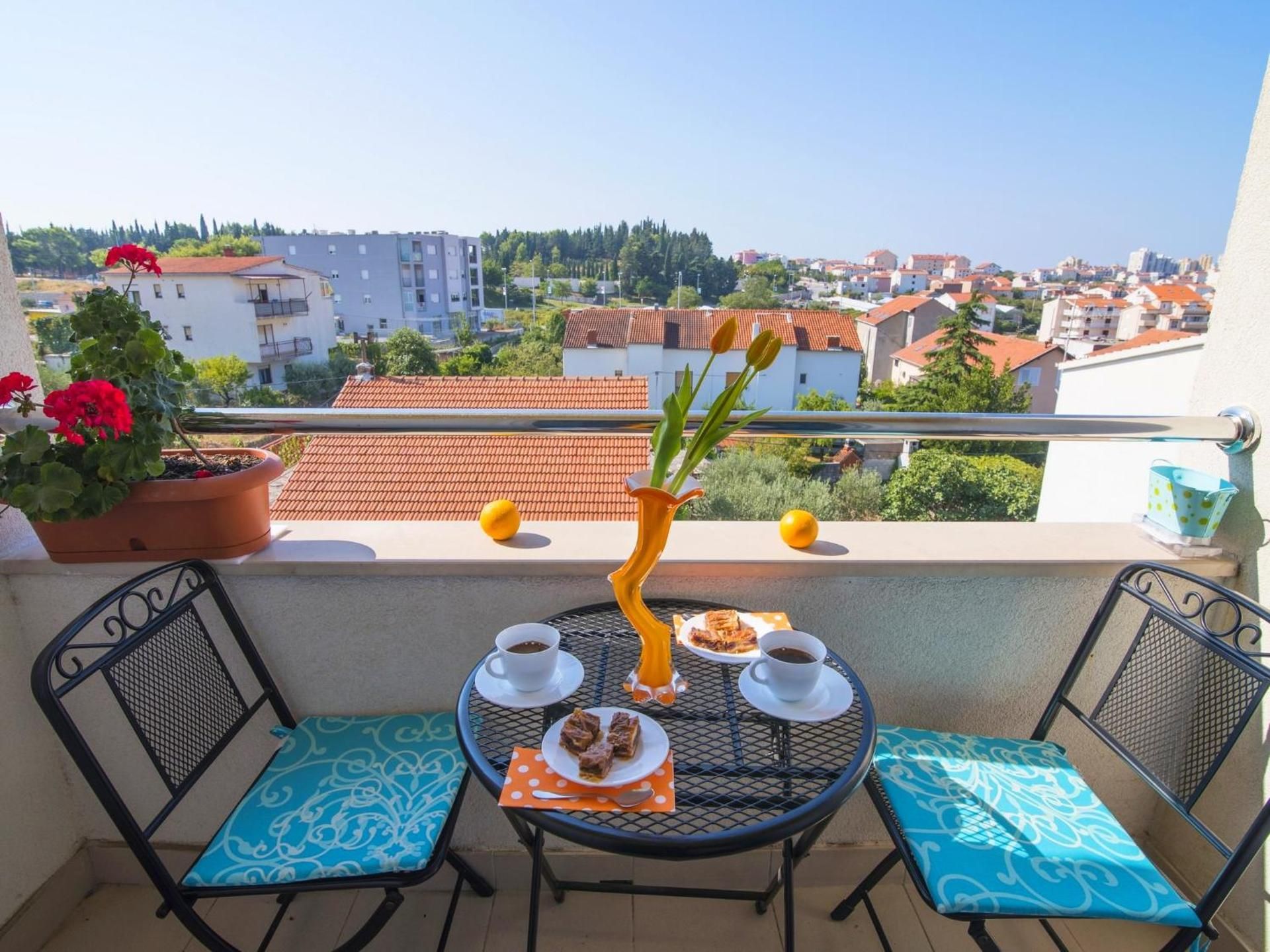 Apartments Marli Apartment with Balcony