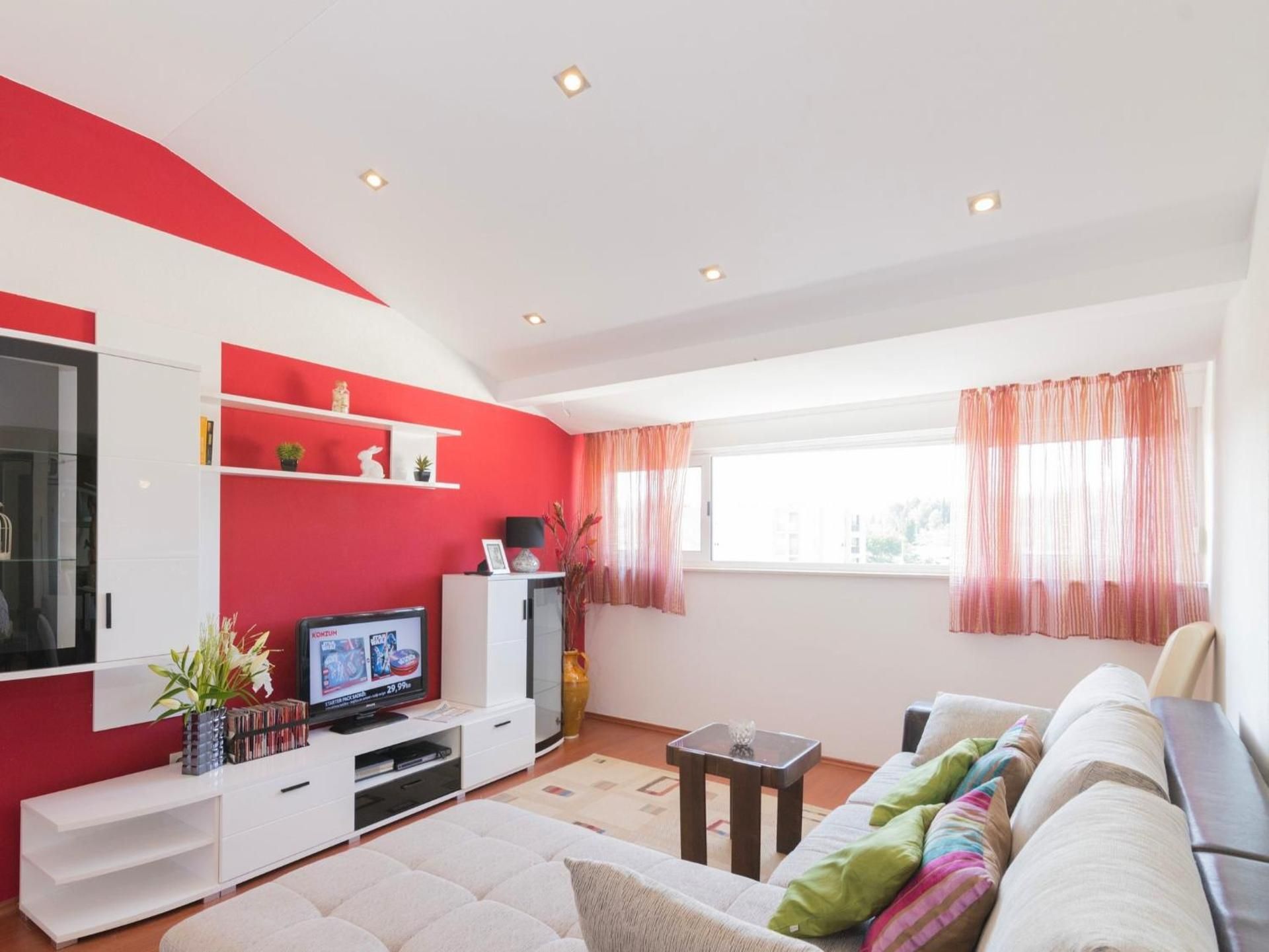 Apartments Marli Apartment with Balcony 3