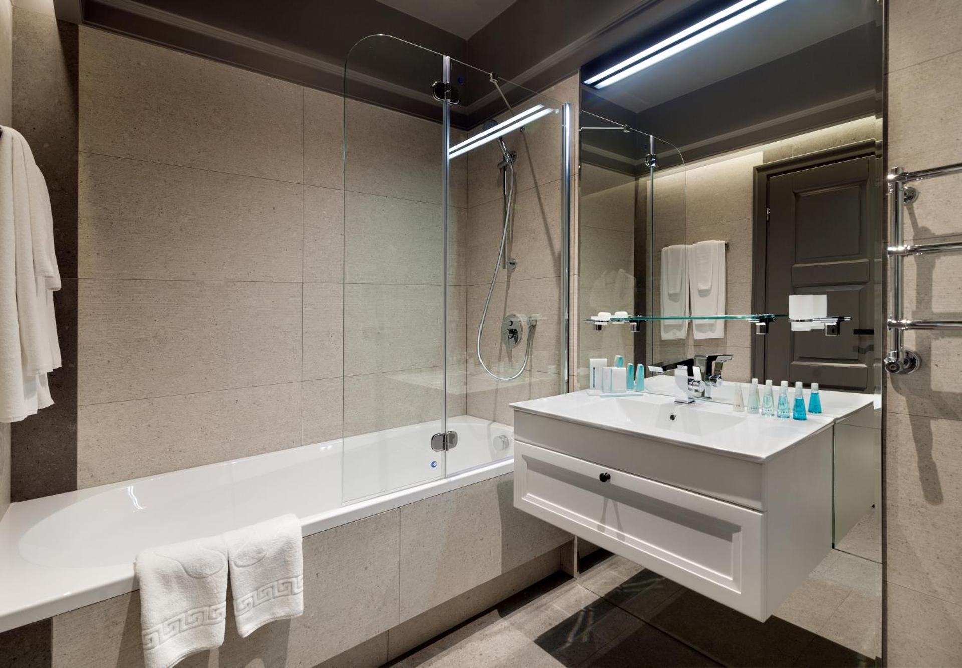 Standard Suite