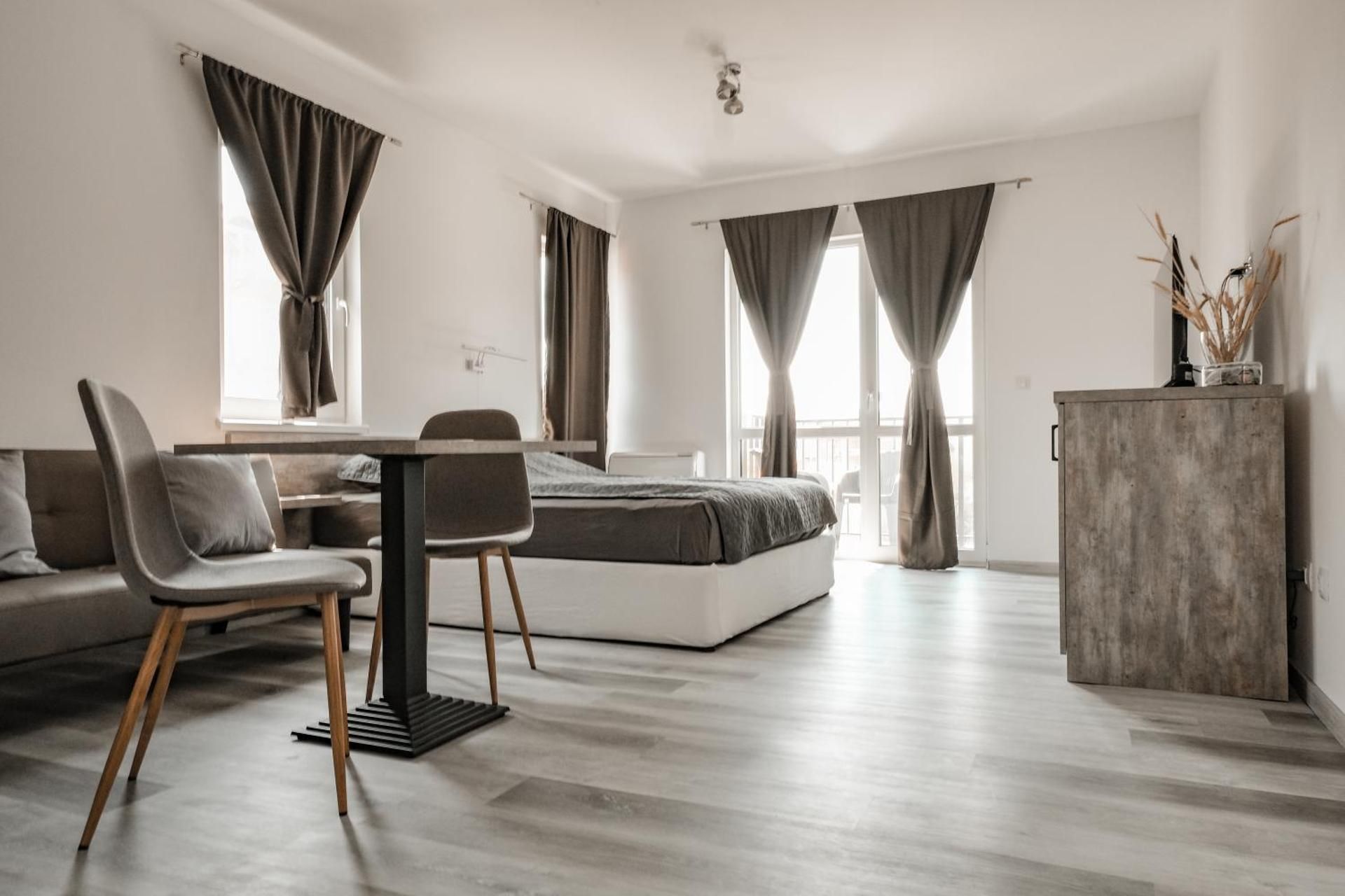 Deluxe Double Room 2