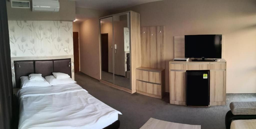 Double Room with Pool View