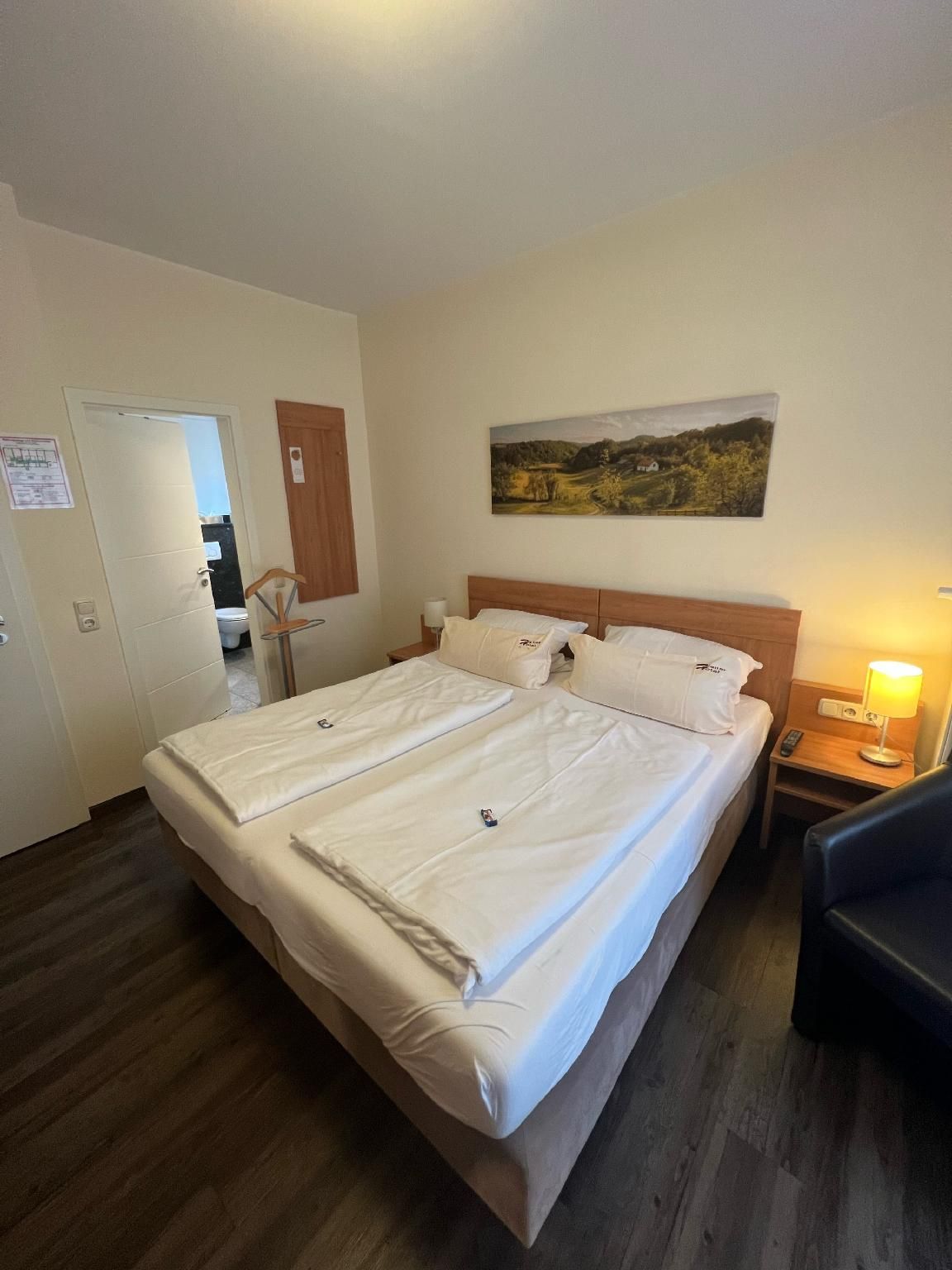 Haller Hotel Garni Doppelzimmer-Standard-barrierefreies Badezimmer-Balkon