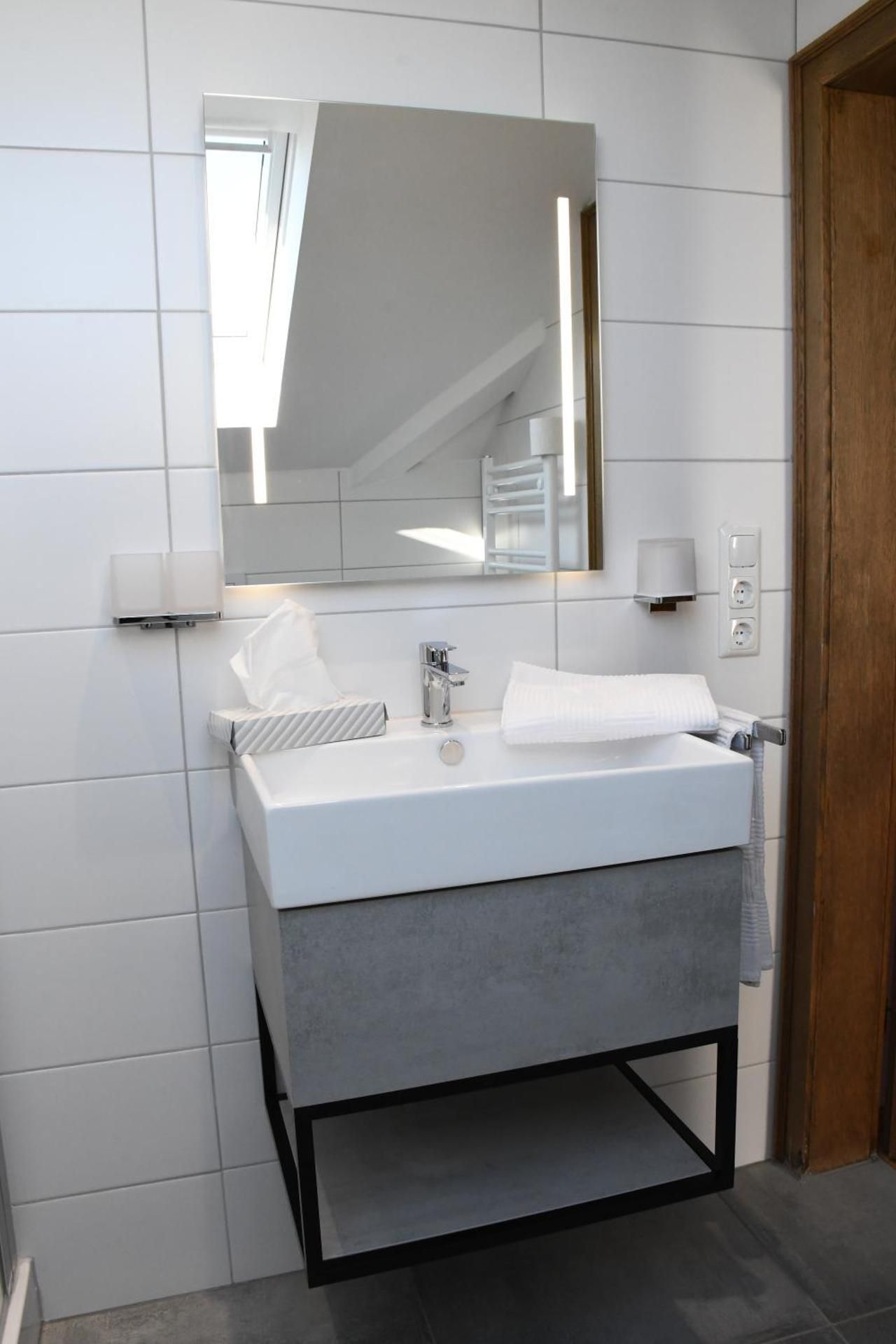 Holiday Apartment (8 Adults)