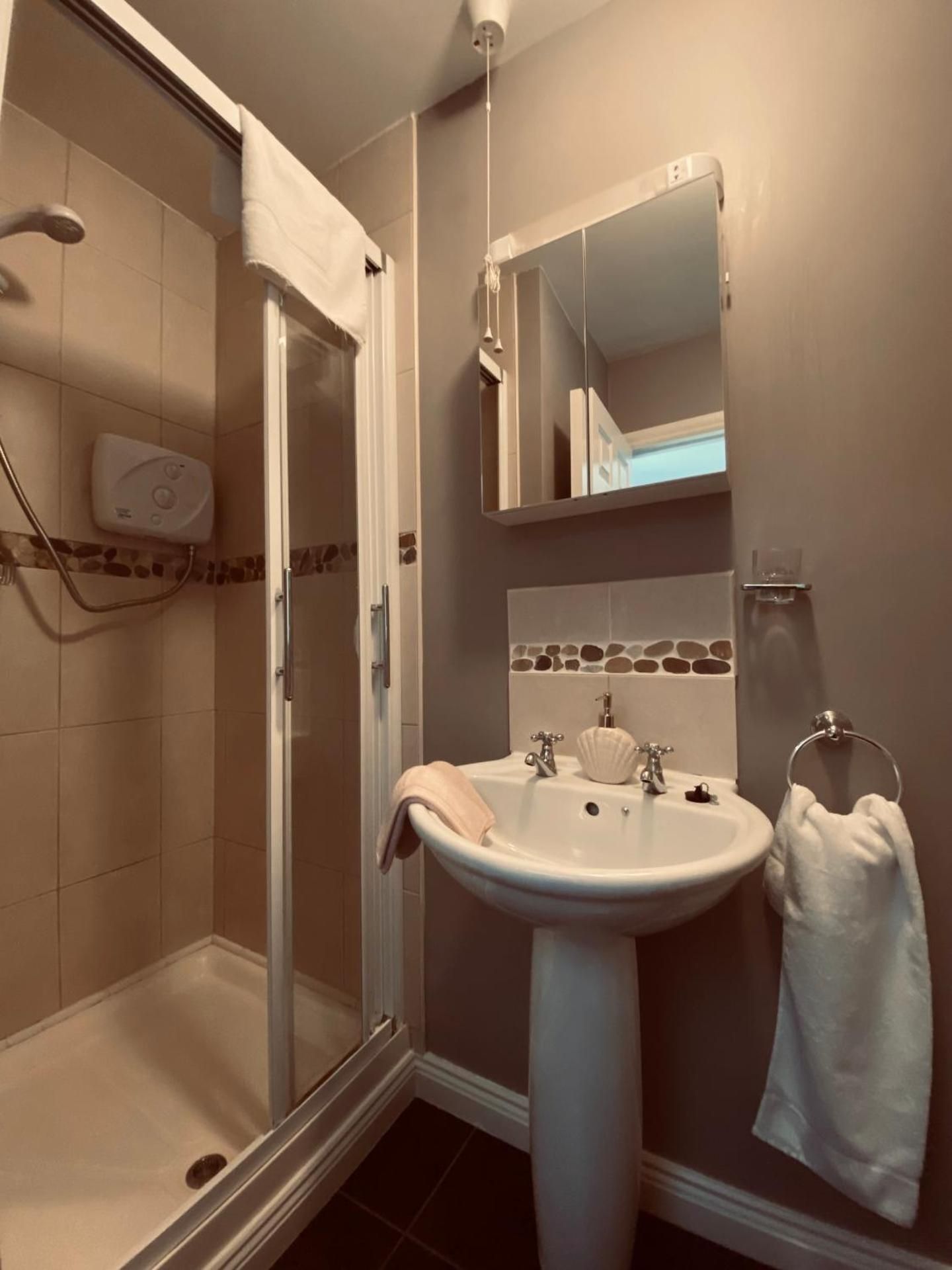 Twin Room with Bathroom