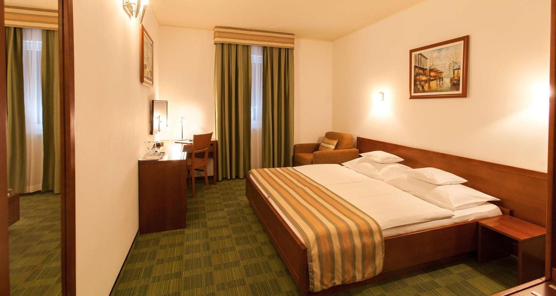 Comfort King Room