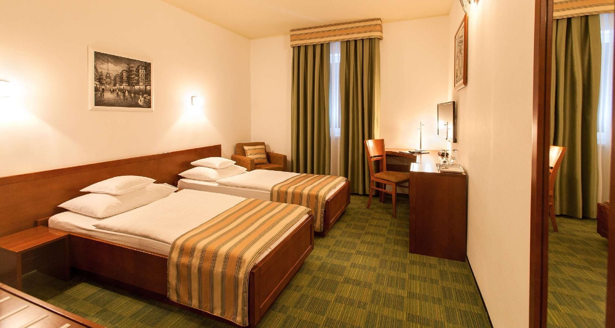 Comfort Twin Room