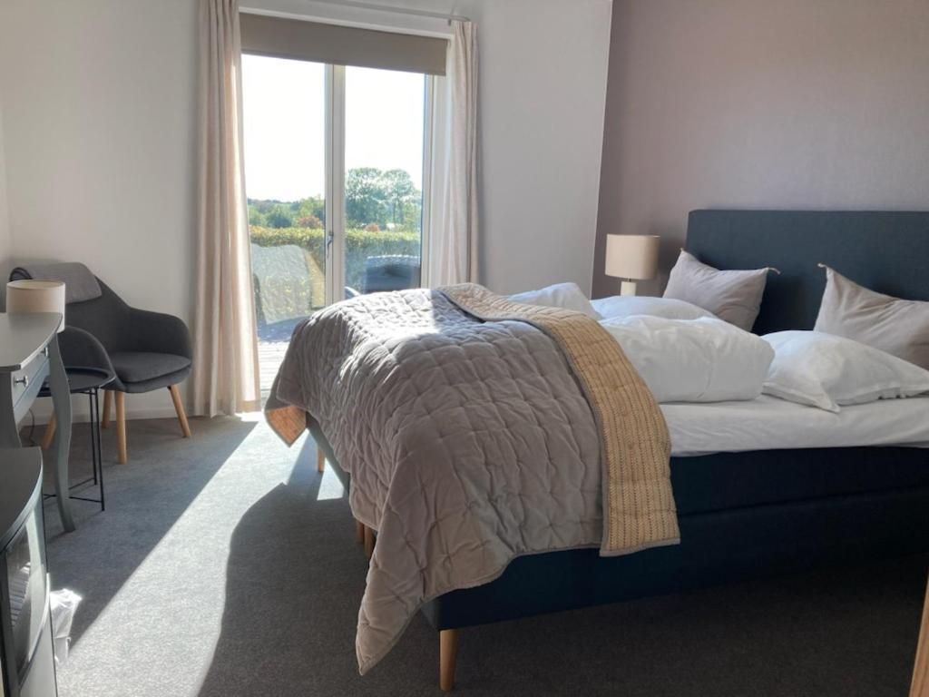 Deluxe Suite with Sea View
