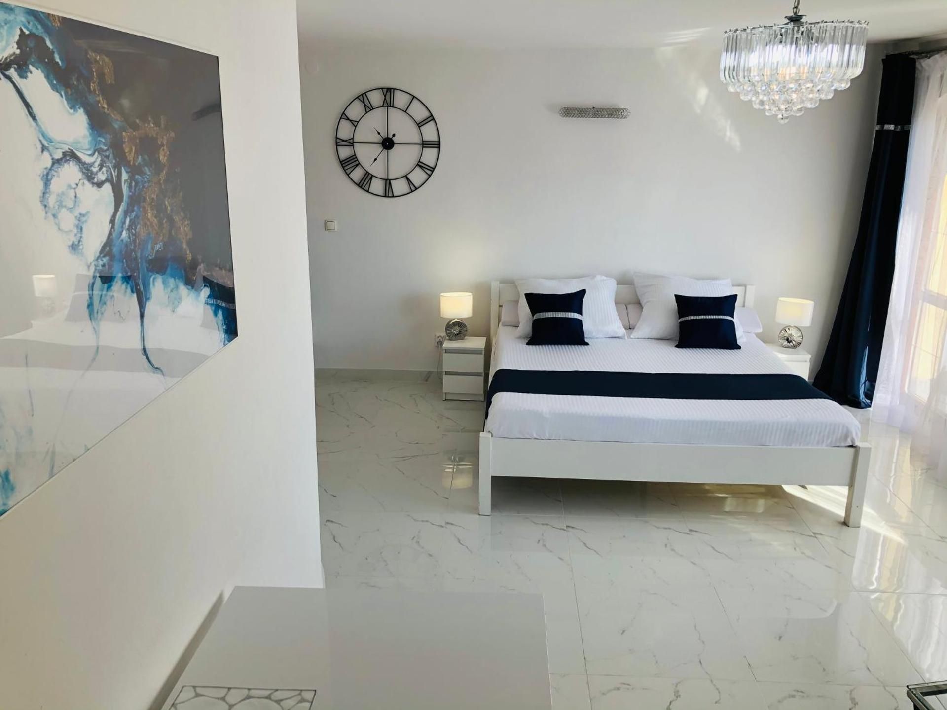 Standard Double Suite
