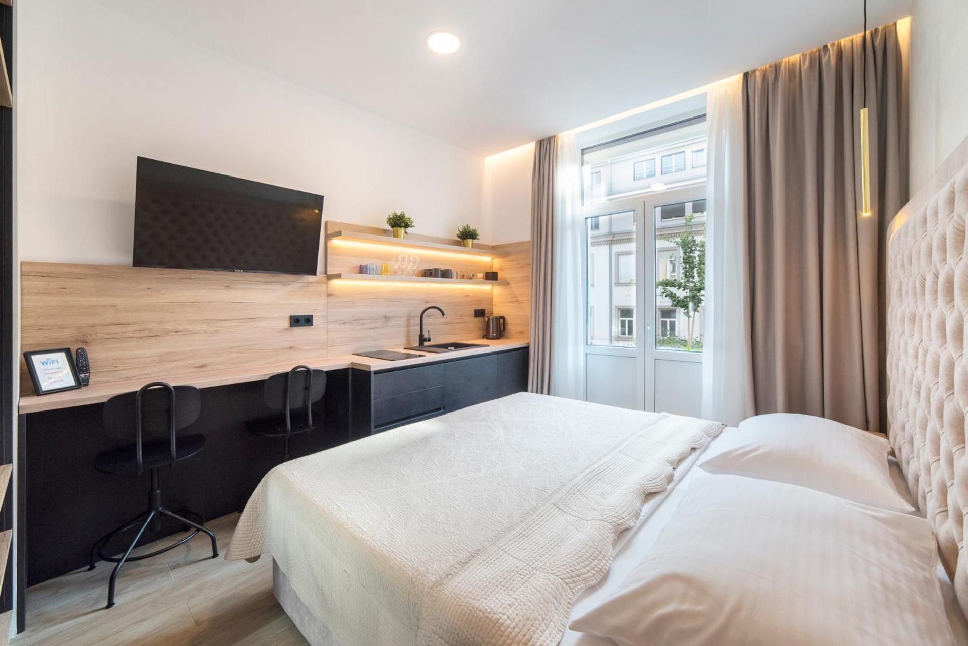 Evita Accommodation Studio with Balcony