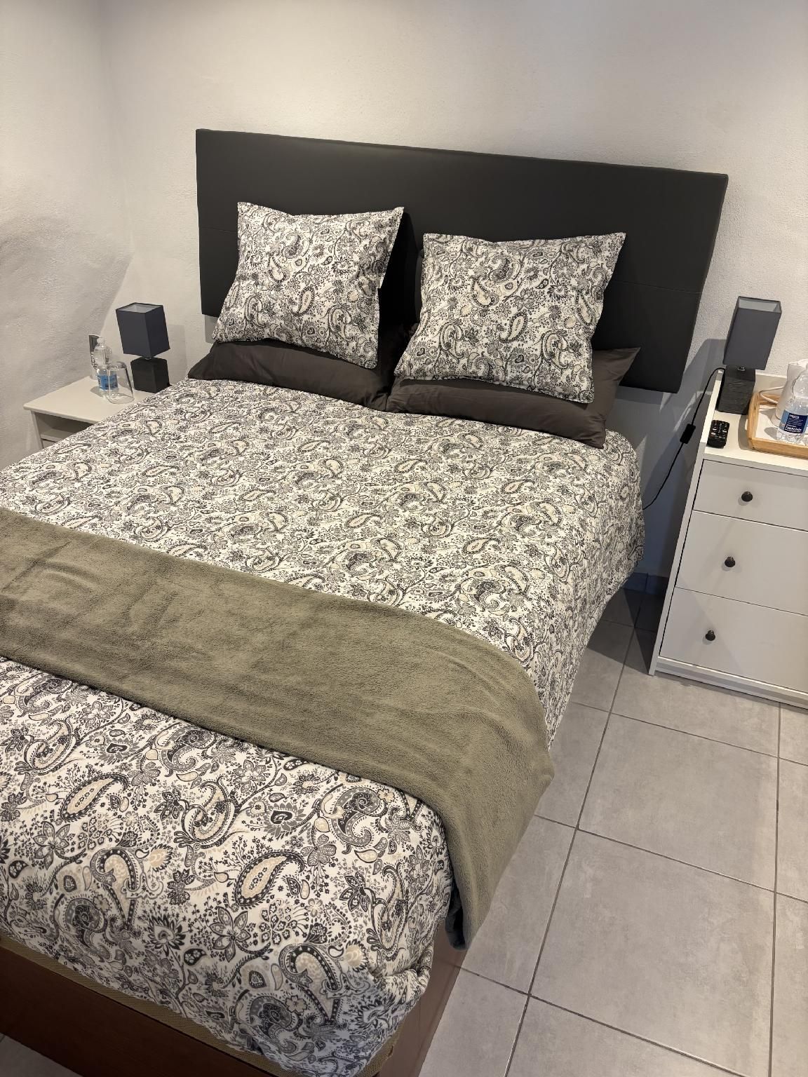 Double room-Classic-Ensuite with Shower-No view-Cave Room