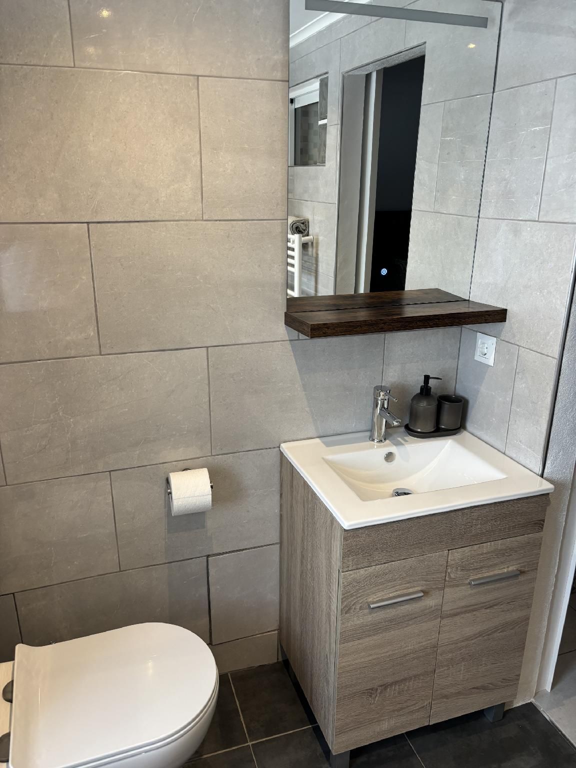 double room-ensuite with shower