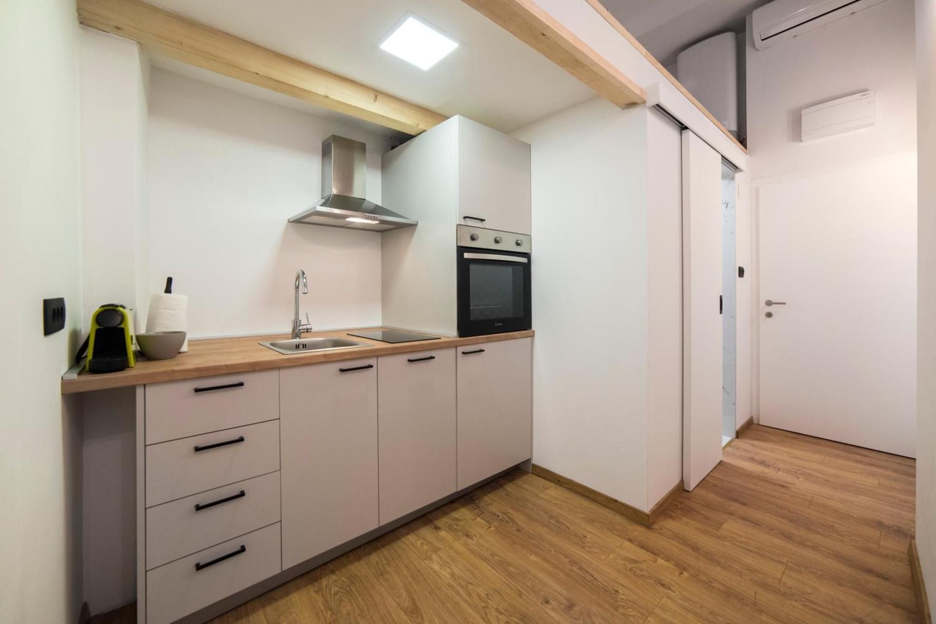 Franky Accommodation Budget Double or Twin Room 2