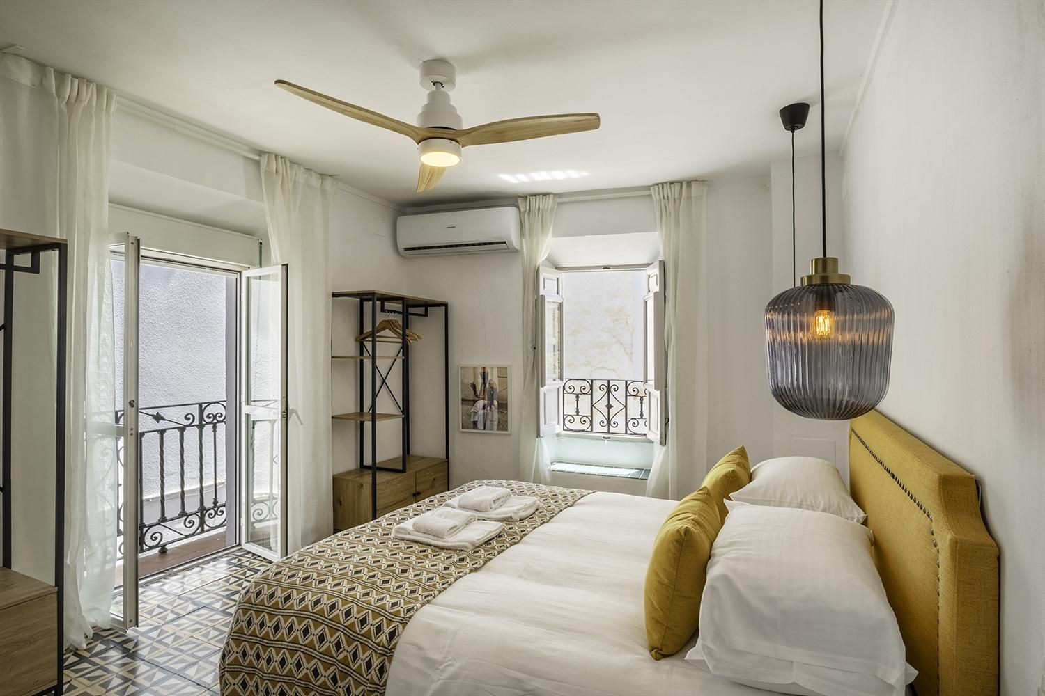 Suite-Triple room-Private Bathroom-Balcony