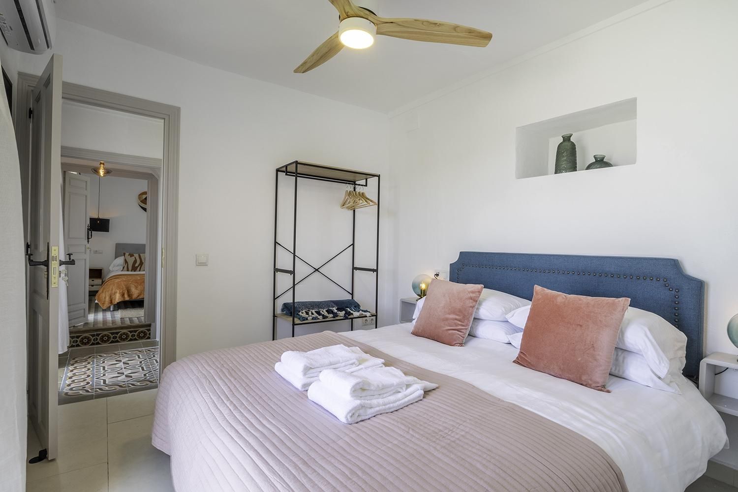 Premium-Double room-Ensuite-Balcony-3