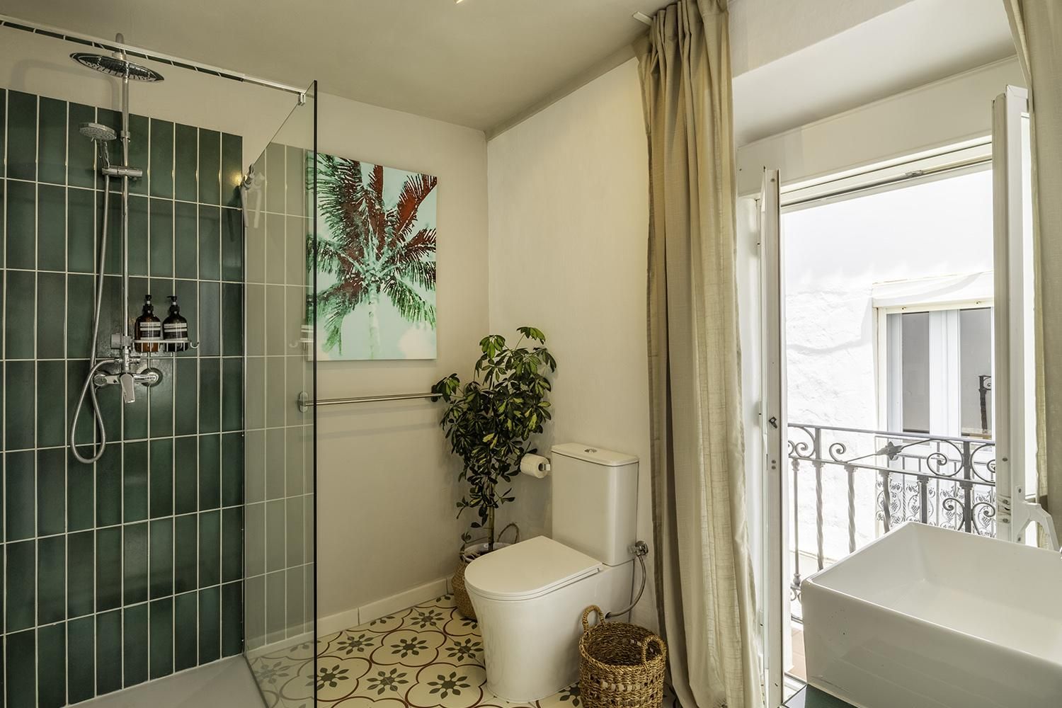 Suite-Triple room-Private Bathroom-Balcony