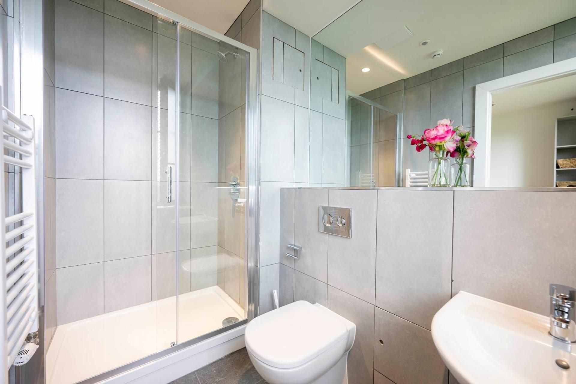 Dunlin Village Single En Suite Room in Shared Apartment