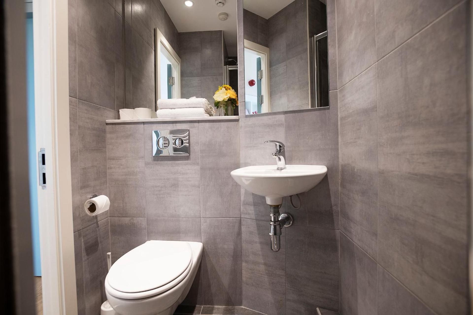 Goldcrest Village Double En Suite Room in Shared Apartment