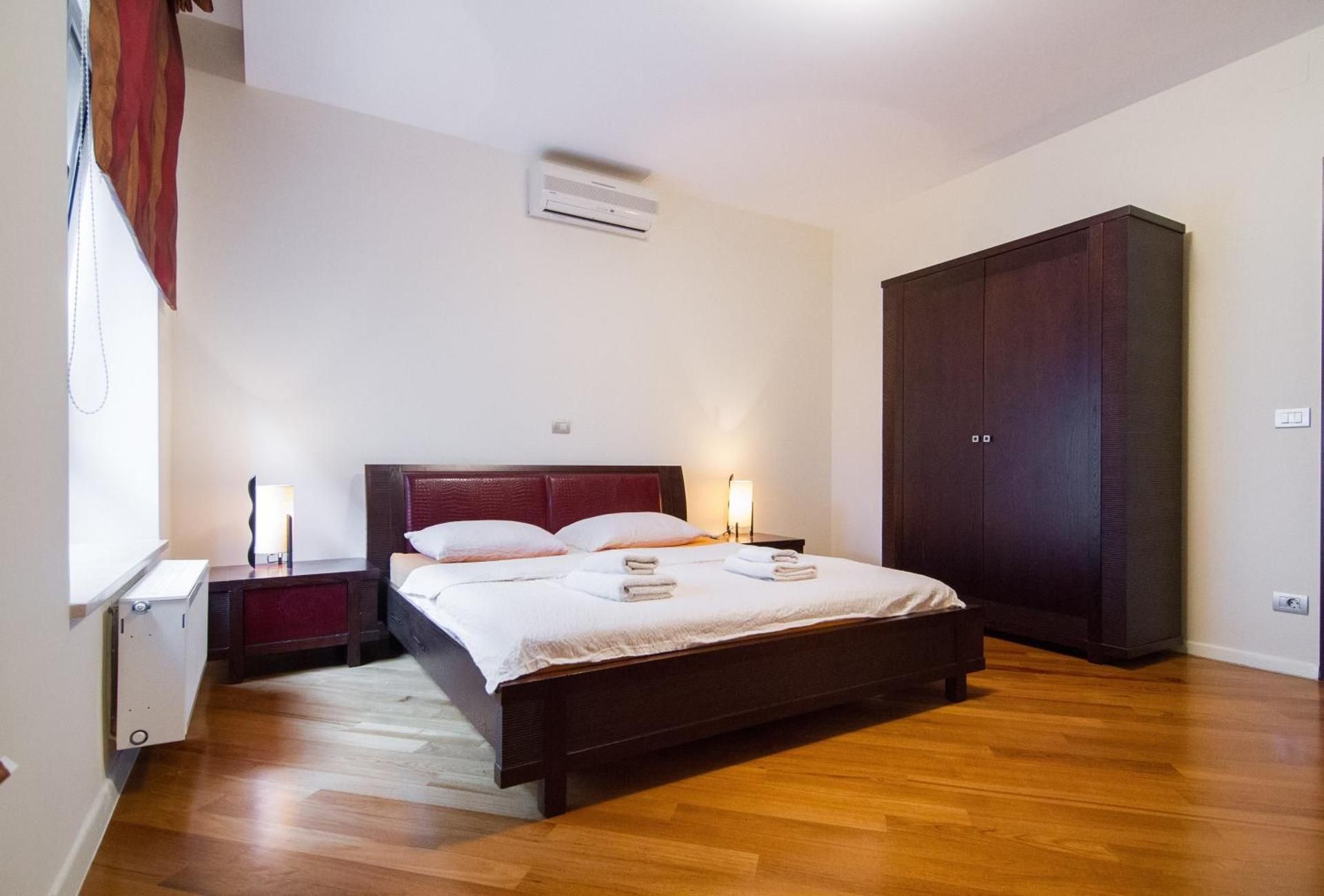 Deluxe Two-Bedroom Apartment