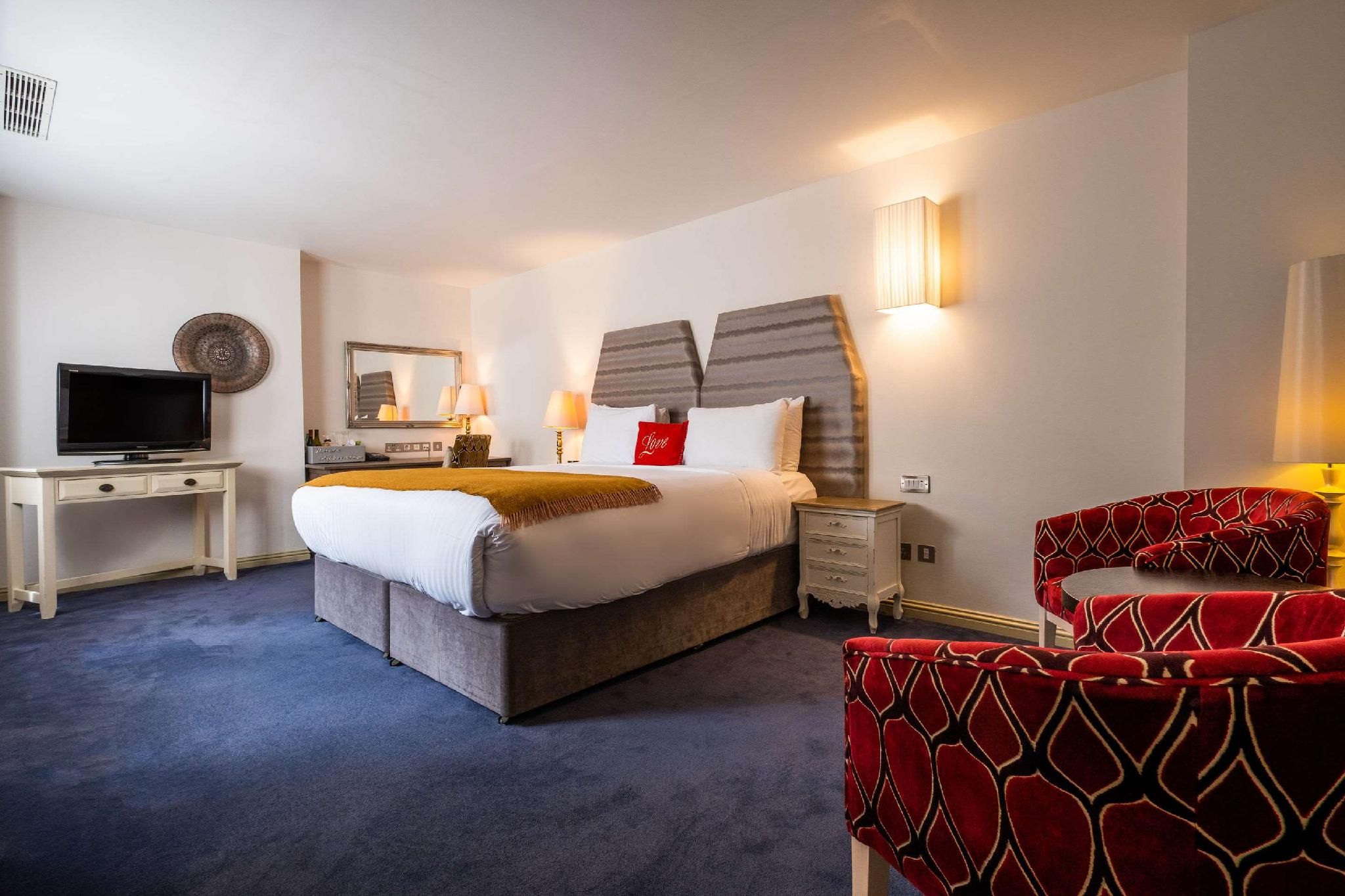 1 King Bed, Suite, Nonsmoking