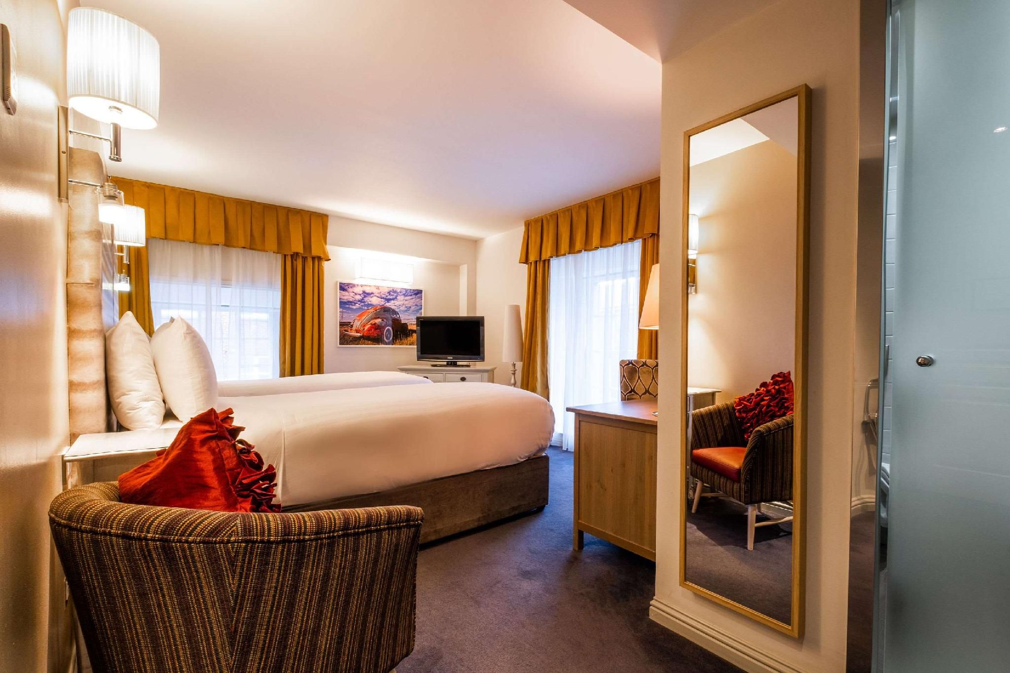 1 King Bed, Nonsmoking, Upgrade