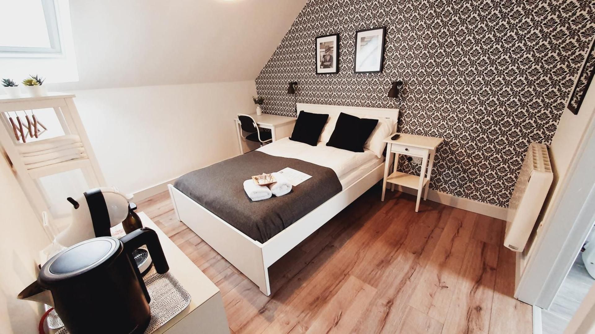 Double Room with Private Bathroom