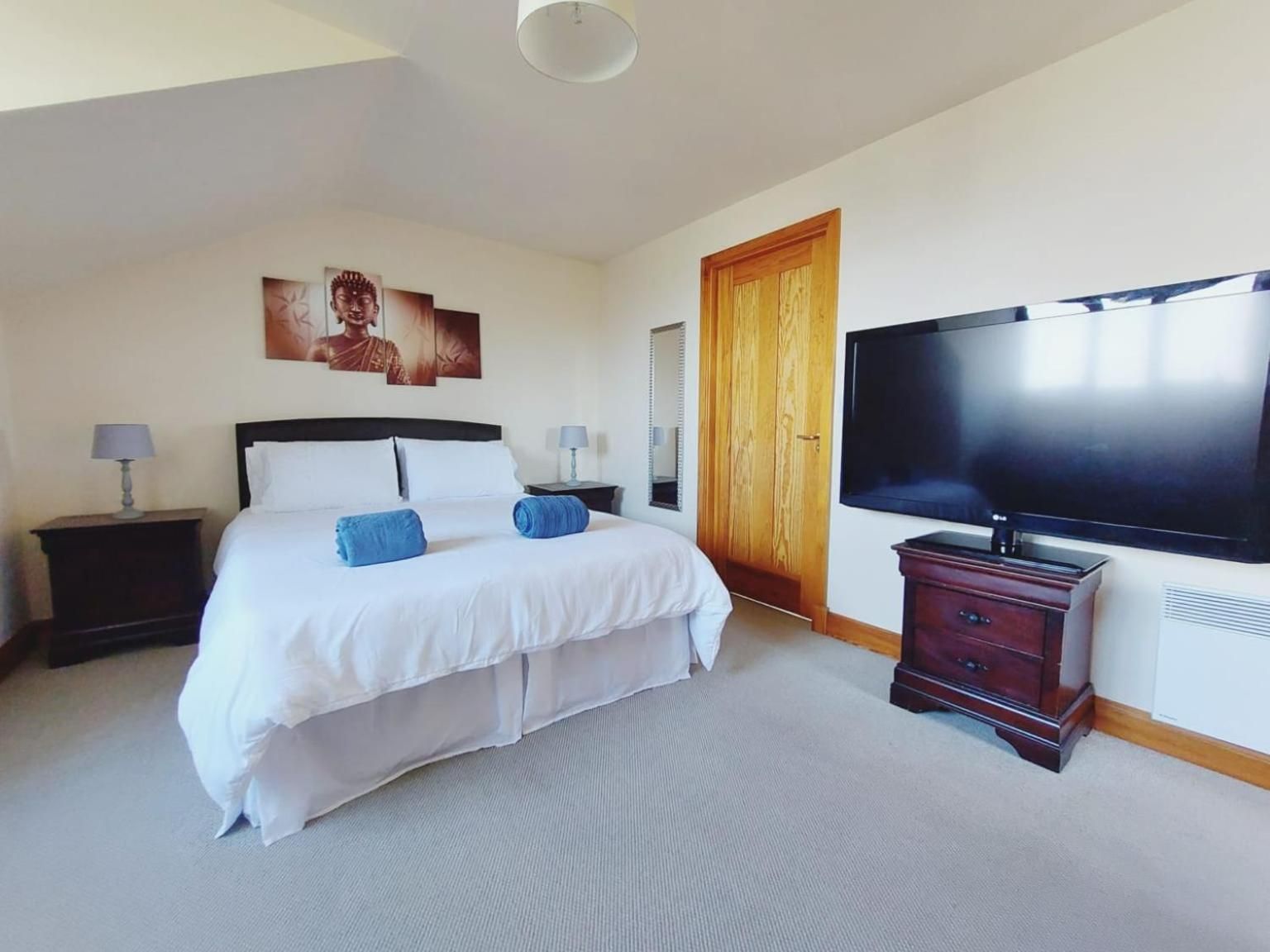 Queen Room with Shared Bathroom