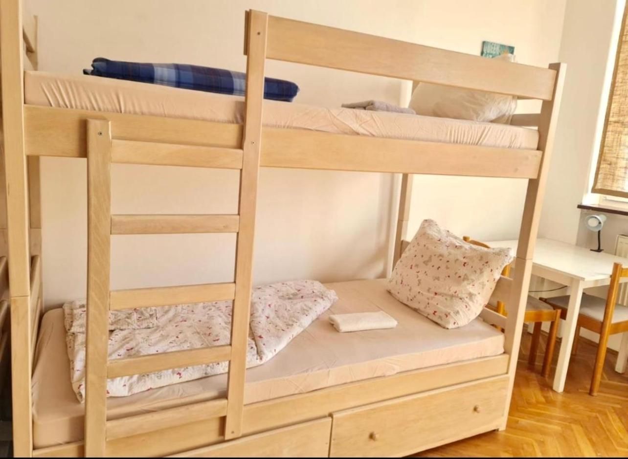 BISHNU HOSTEL Bed in 8-Bed Mixed Dormitory Room 2