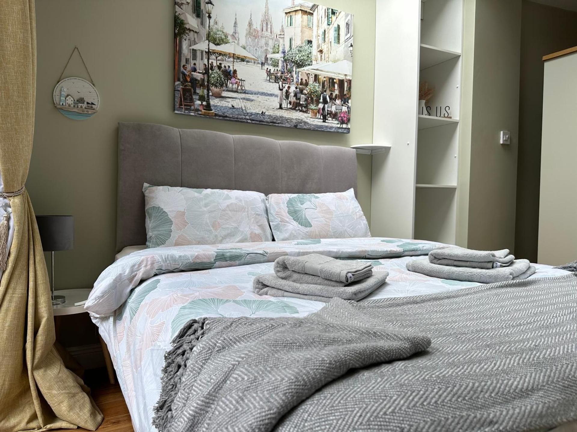 Studio Apartment
