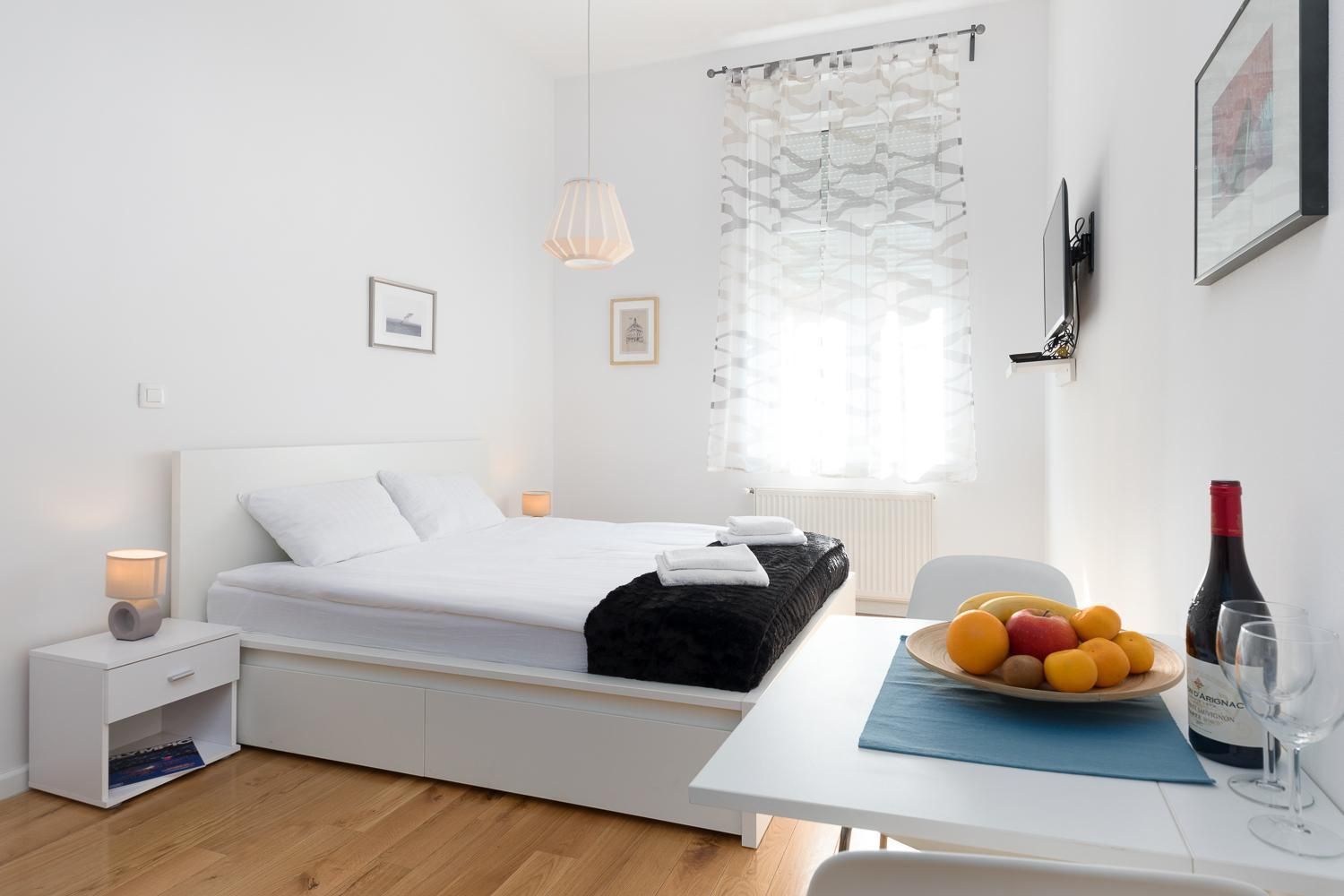 Studio Apartment