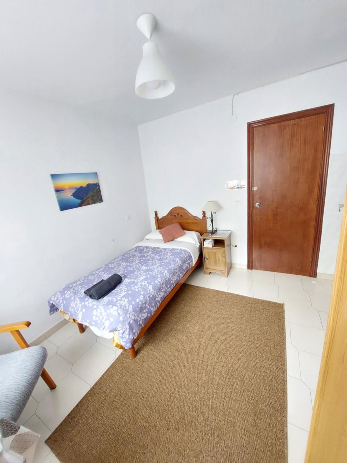 Single Room with Shared Bathroom