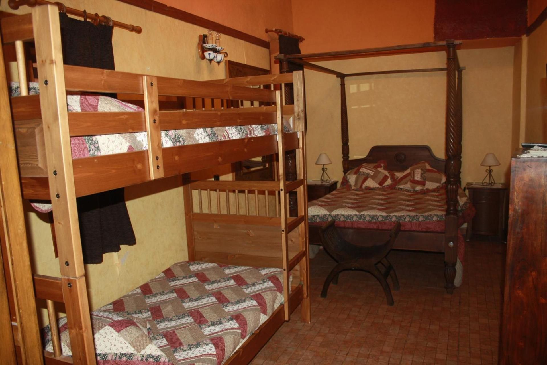 Family Room (2 Adults + 2 Children)