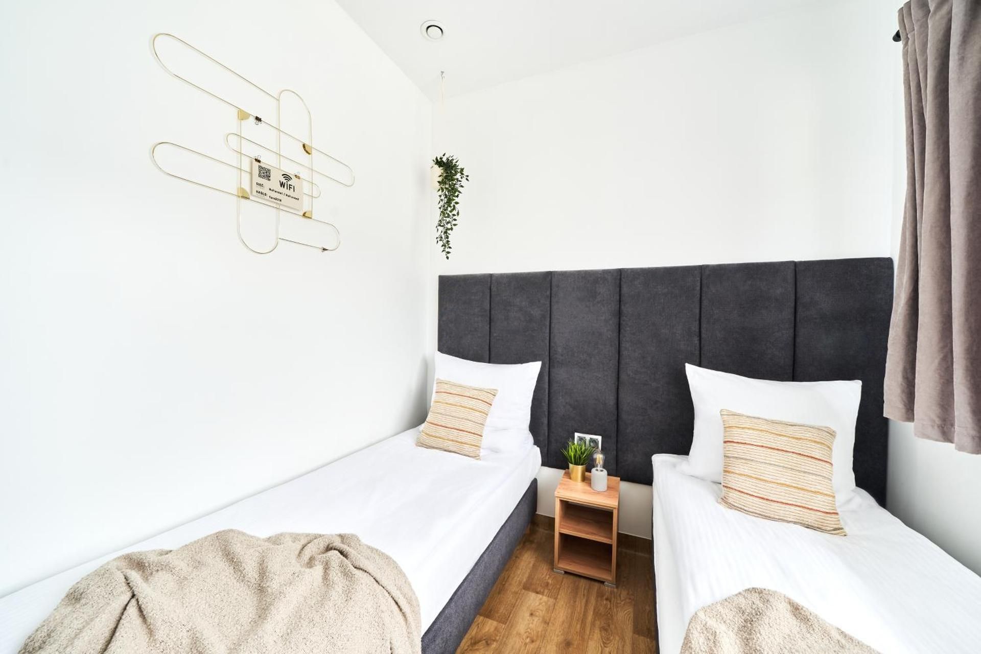 Deluxe Double Room with Shower