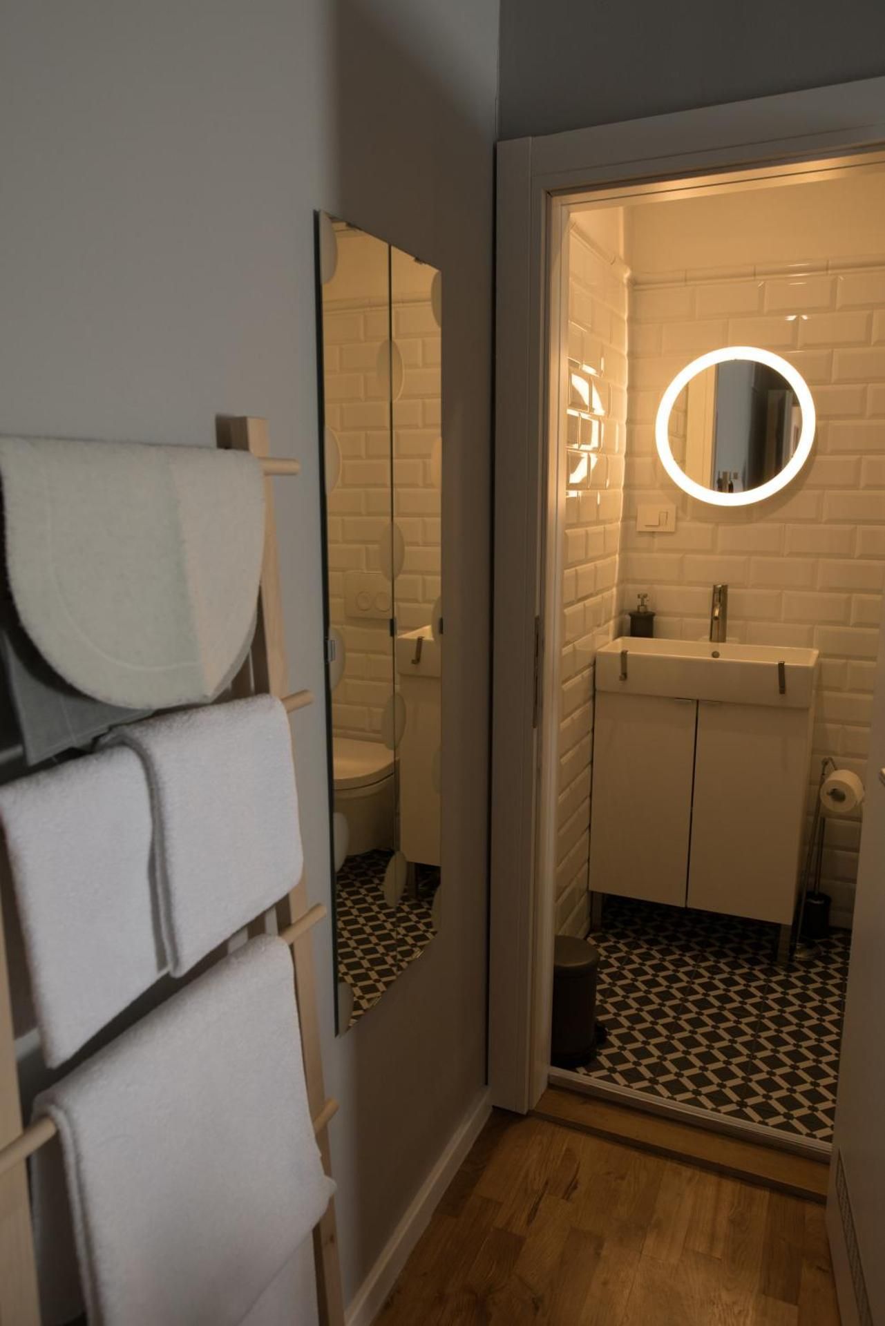 Quadruple Room with Private Bathroom