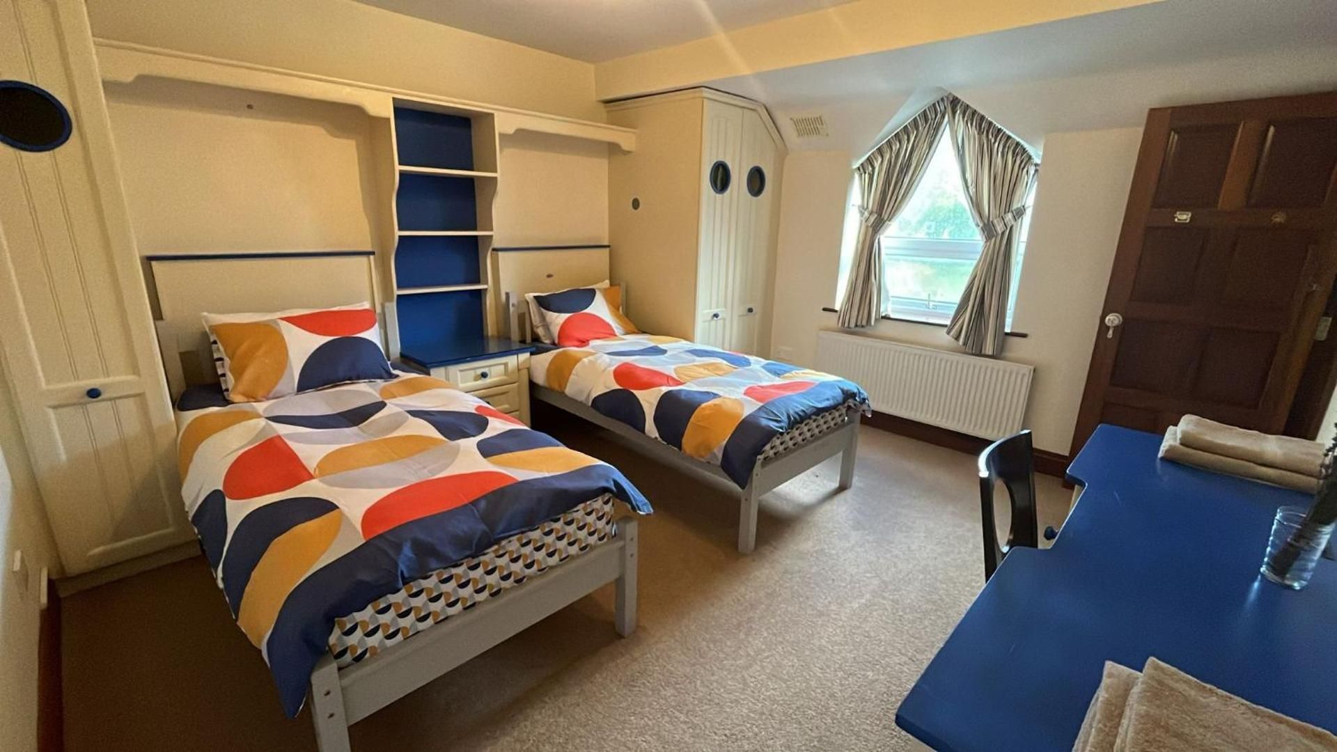 Twin Room with Private Bathroom