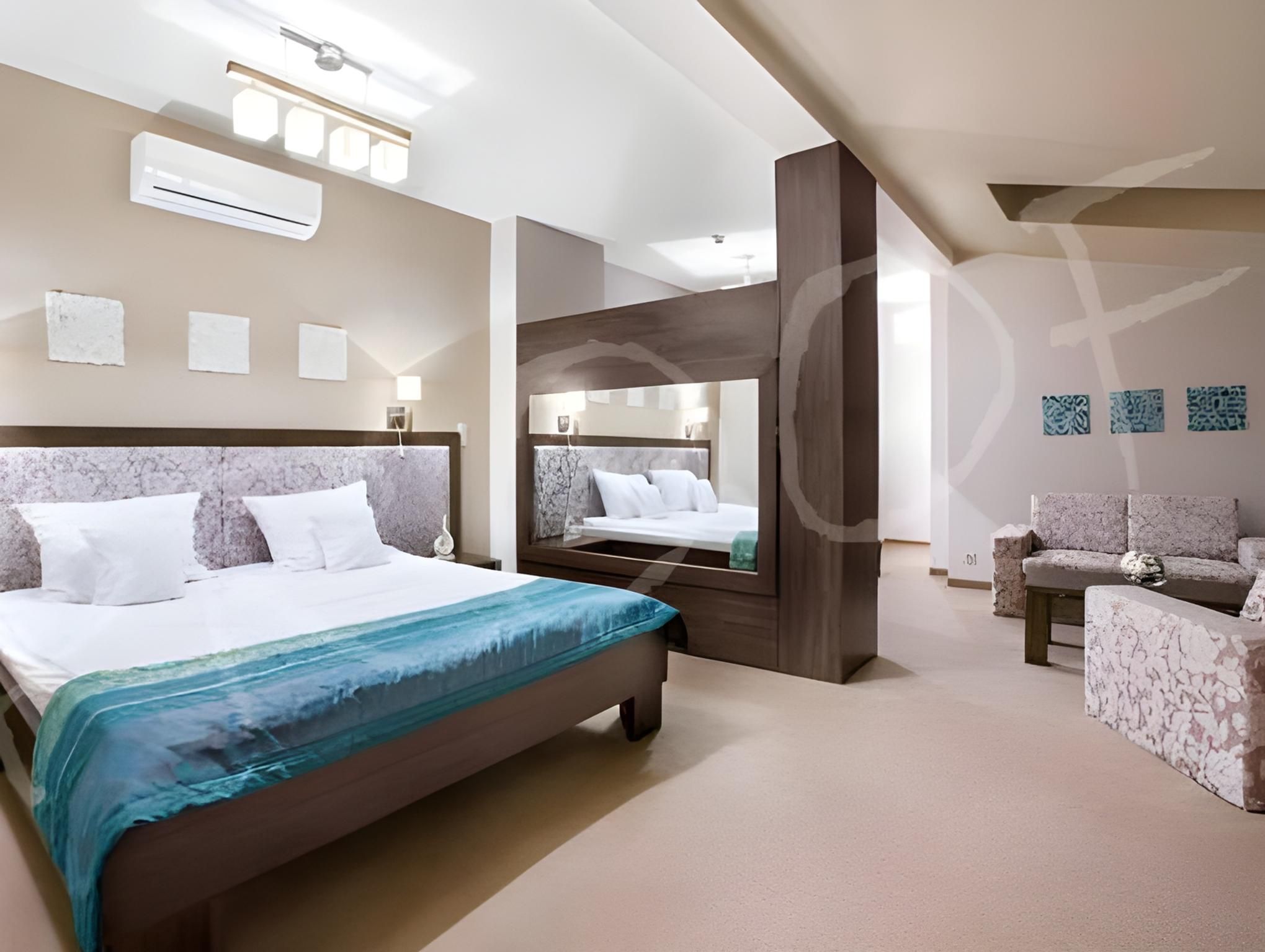 Apartment (2 Adults)