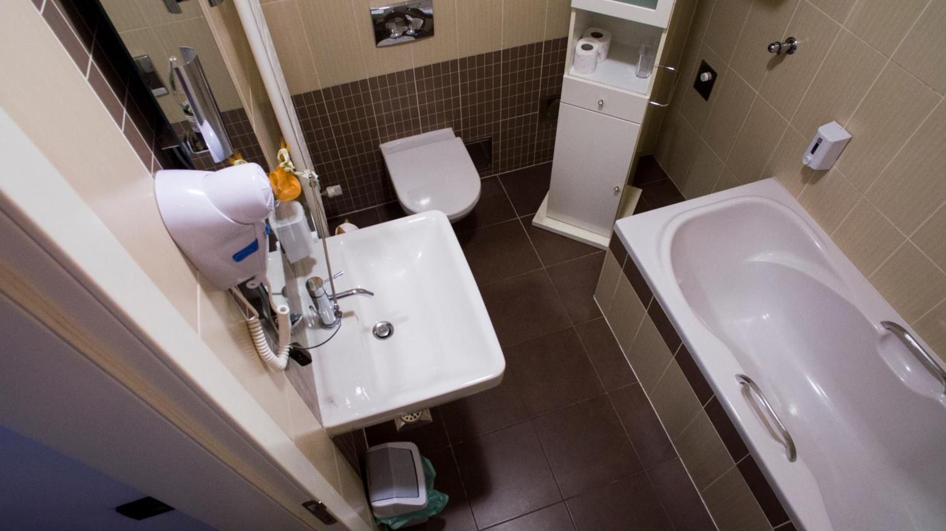 Nova Galerija Studio Vita i Apartman Sara -parking in garage Standard Studio 2