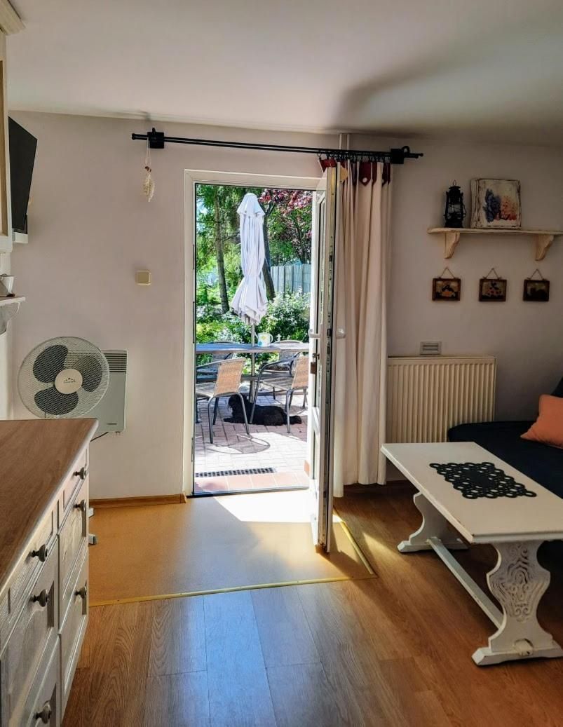Apartment with Garden View