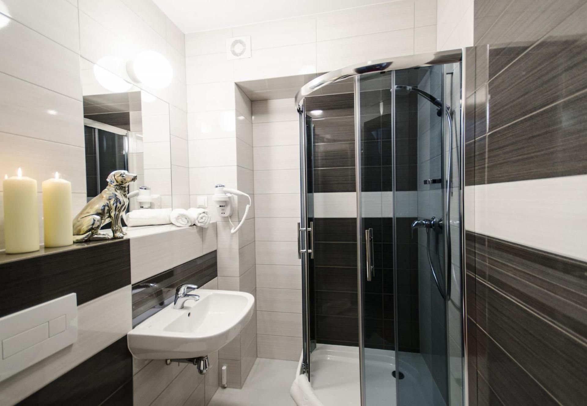 Standard Double Suite