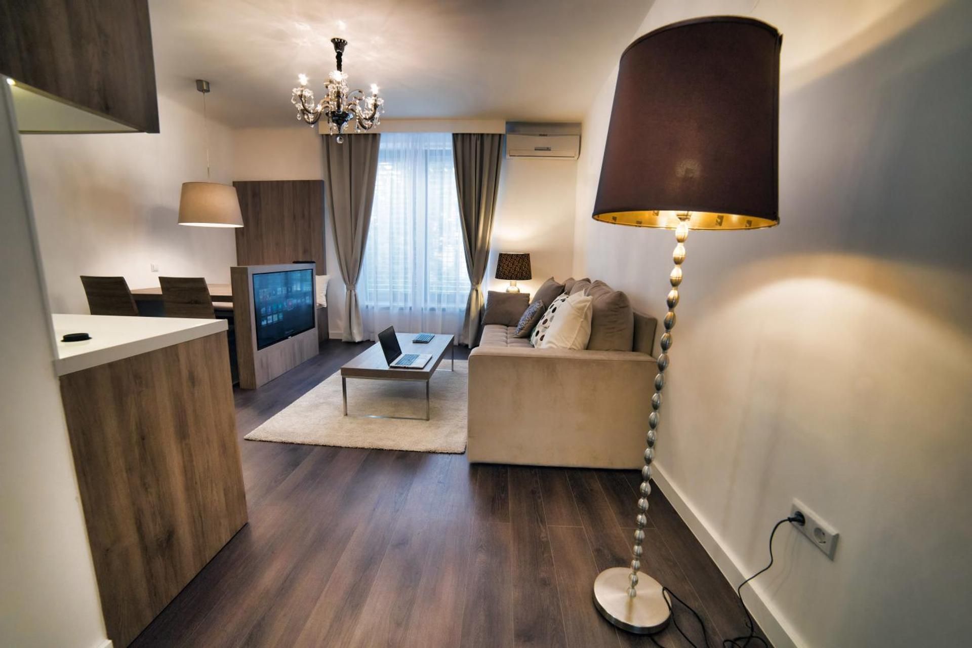 Deluxe Apartment