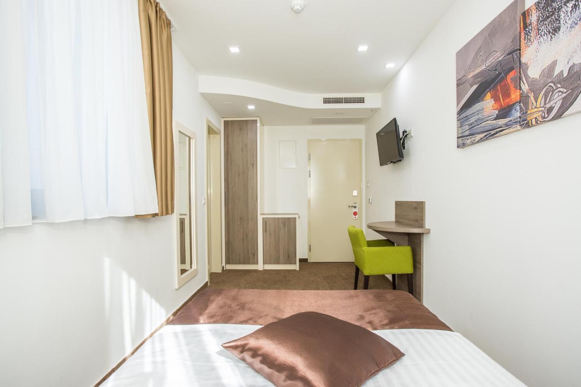 Hotel National Budget Double Room 2