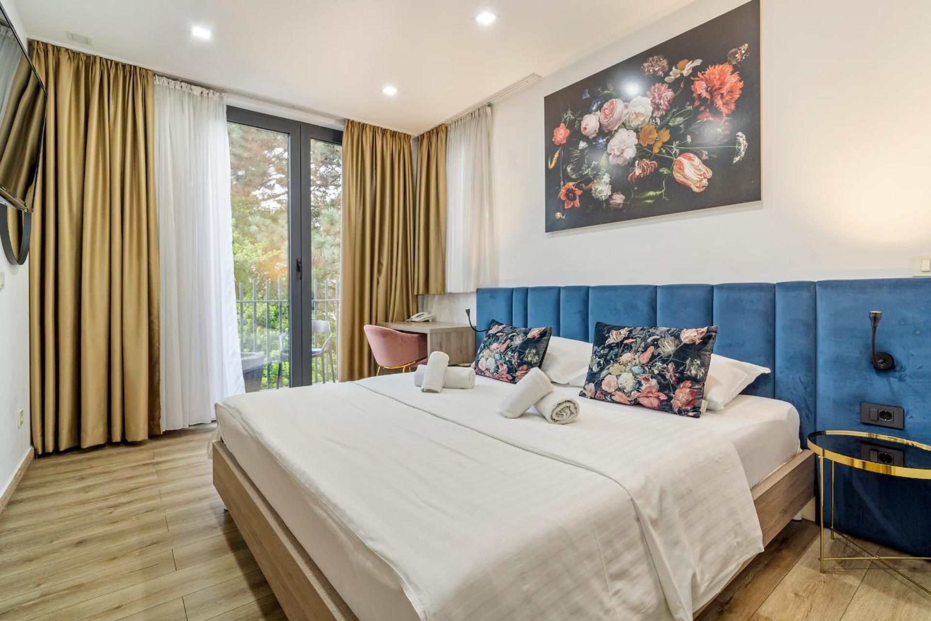 Deluxe Double Room with Balcony