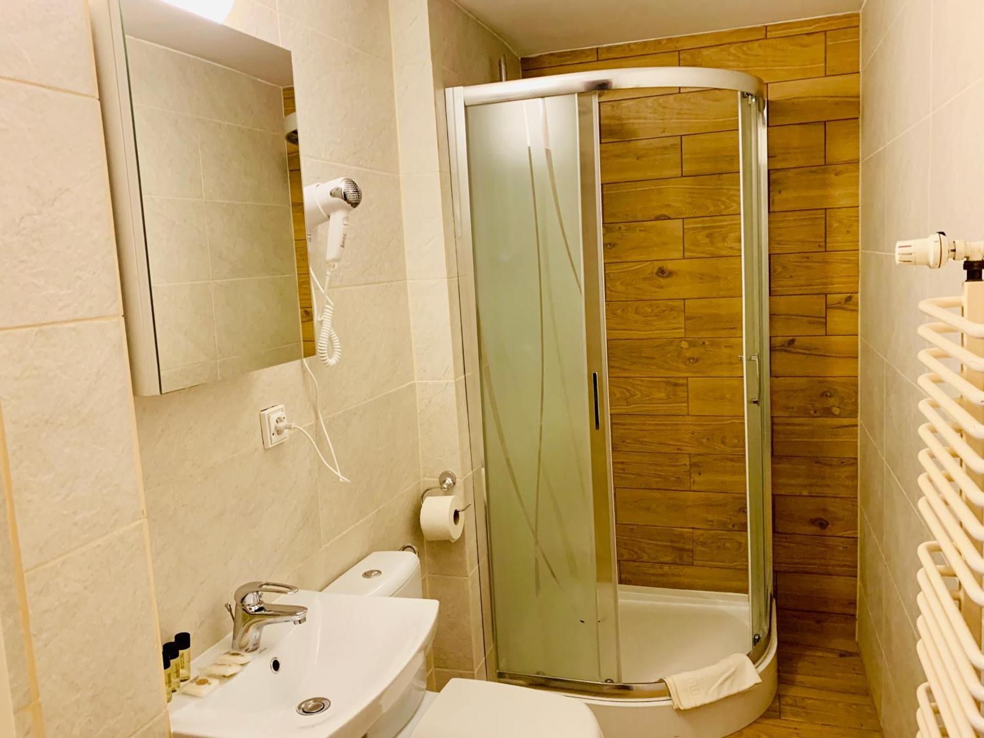 Triple Room with Private Bathroom