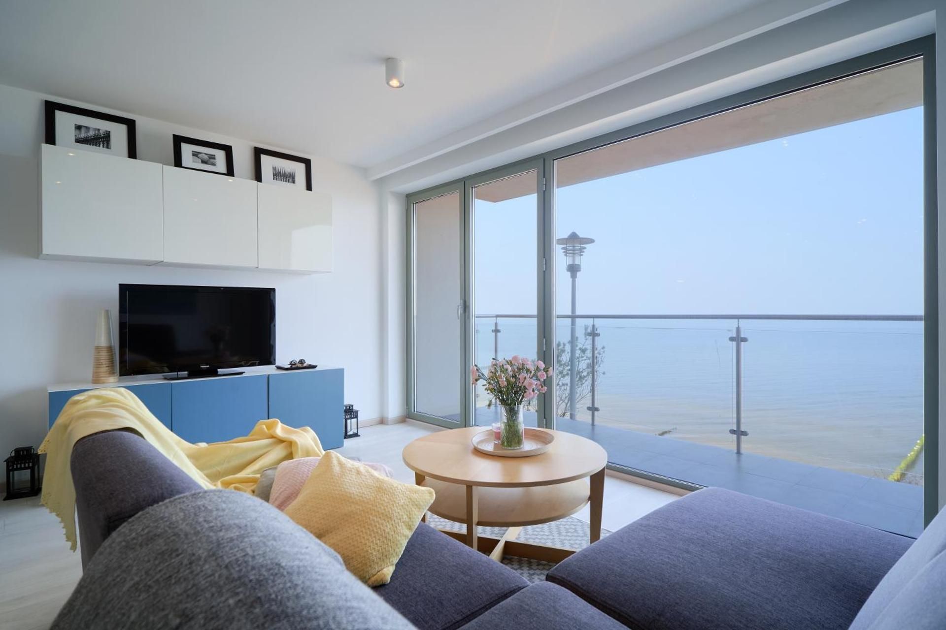 Luxury One-Bedroom Apartment with Sea View